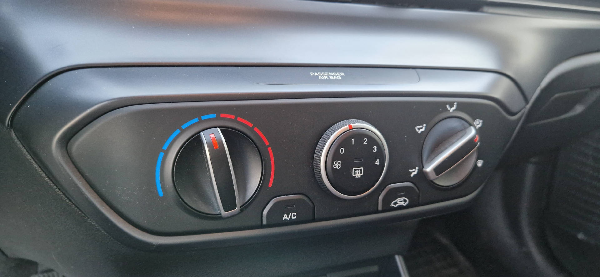 HYUNDAI i20 1.0 T-GDi 120 Amplia-image-9