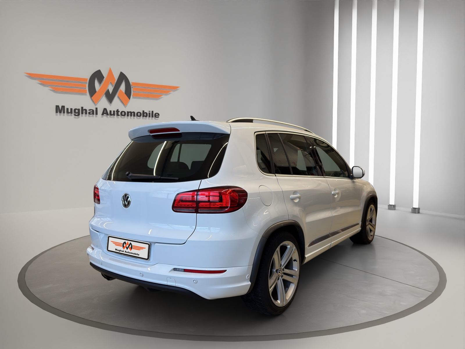 VW Tiguan 2.0 TSI Sport&Style 4Motion DSG-image-3