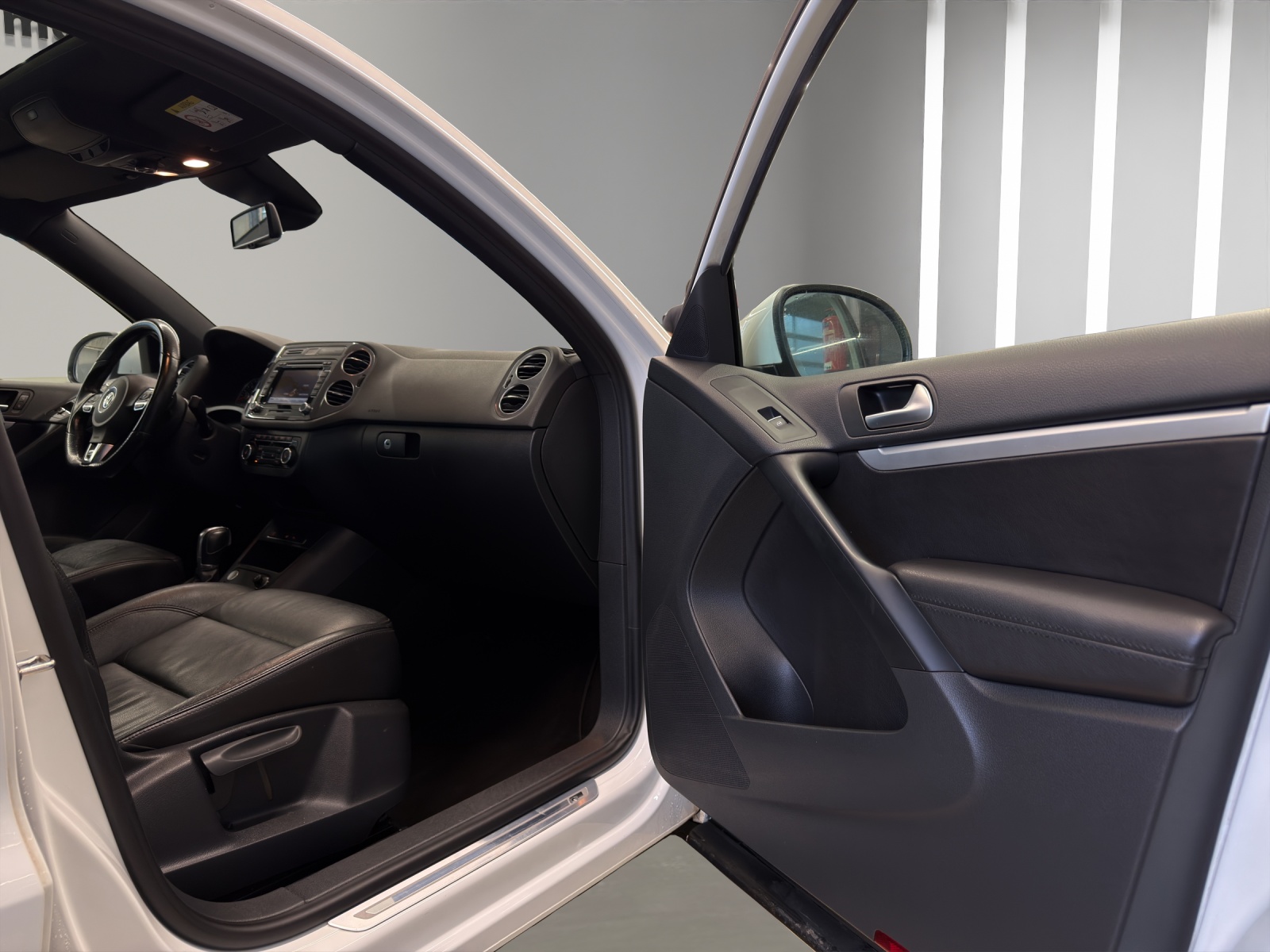 VW Tiguan 2.0 TSI Sport&Style 4Motion DSG-image-12