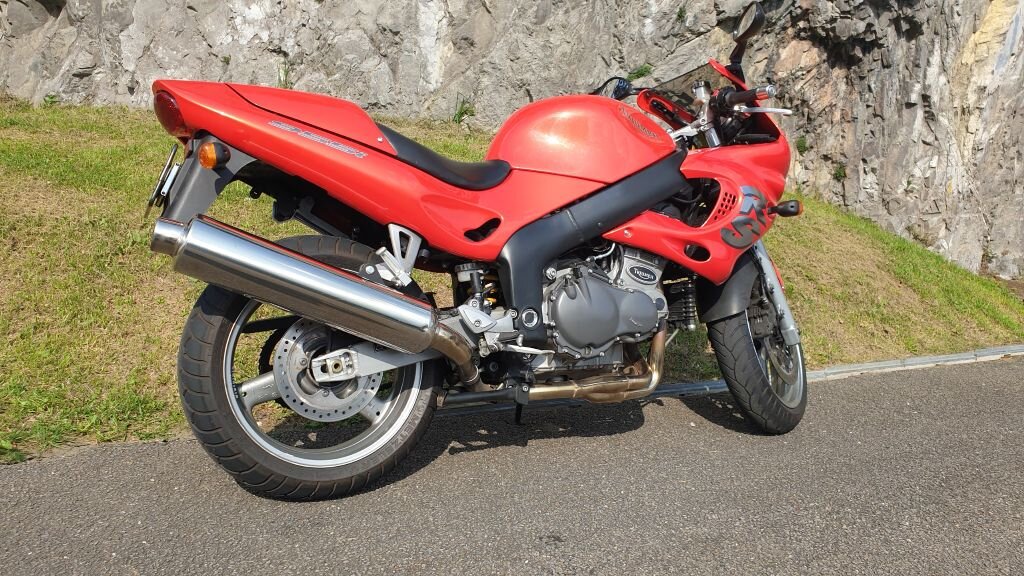 TRIUMPH Sprint RS 955i-image-2