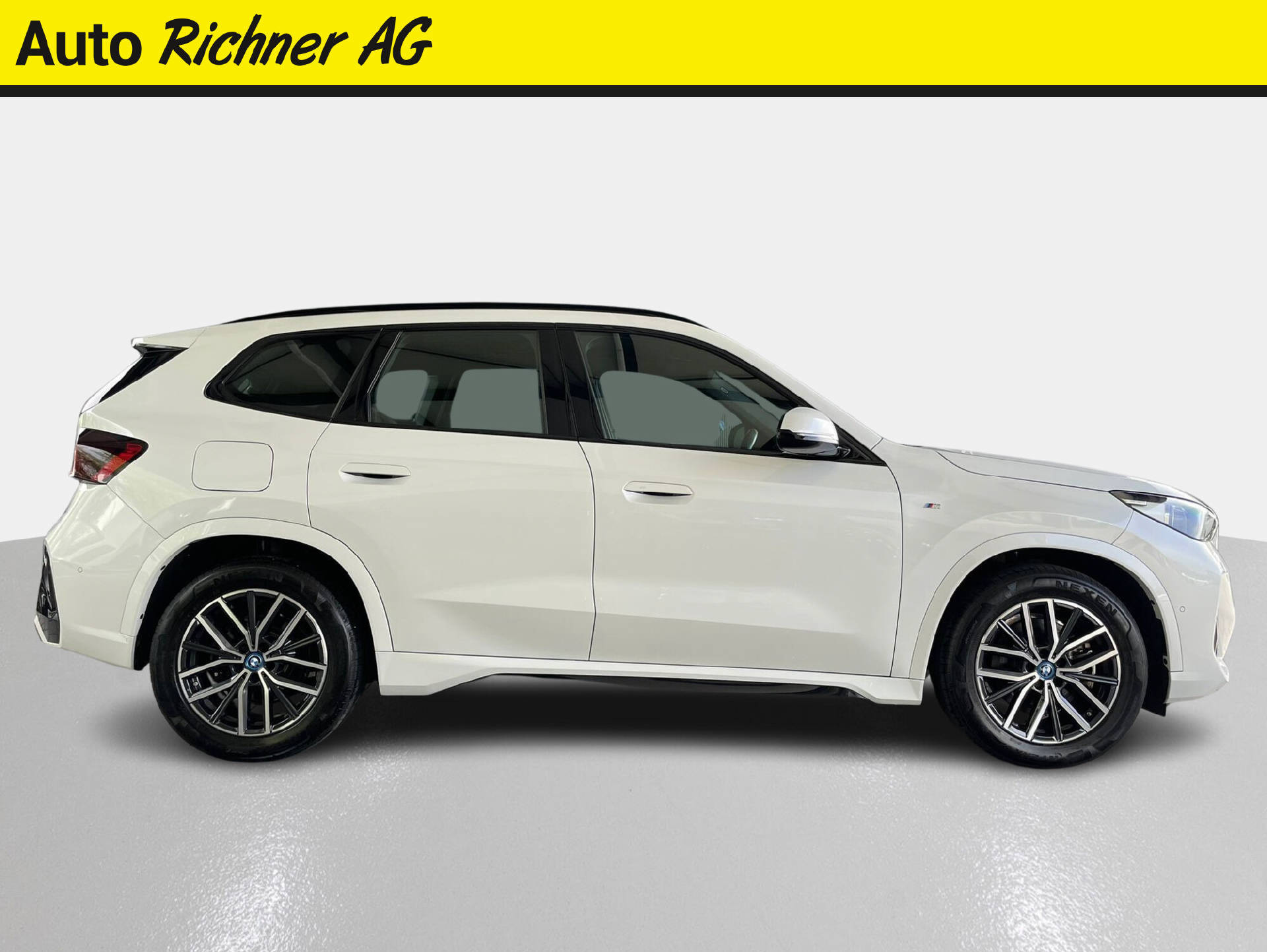BMW X1 25e xDrive paddles-showroom-element-2
