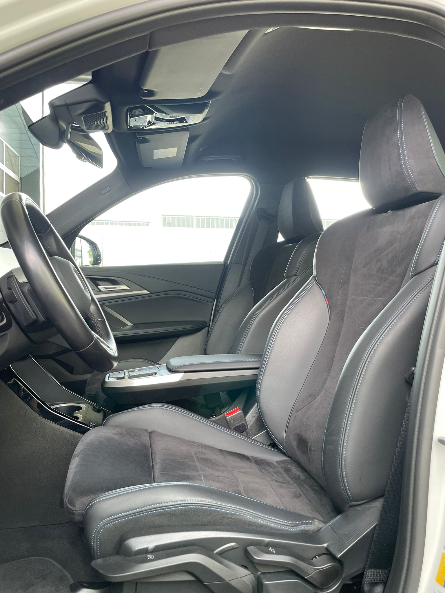 BMW X1 25e xDrive paddles-image-5