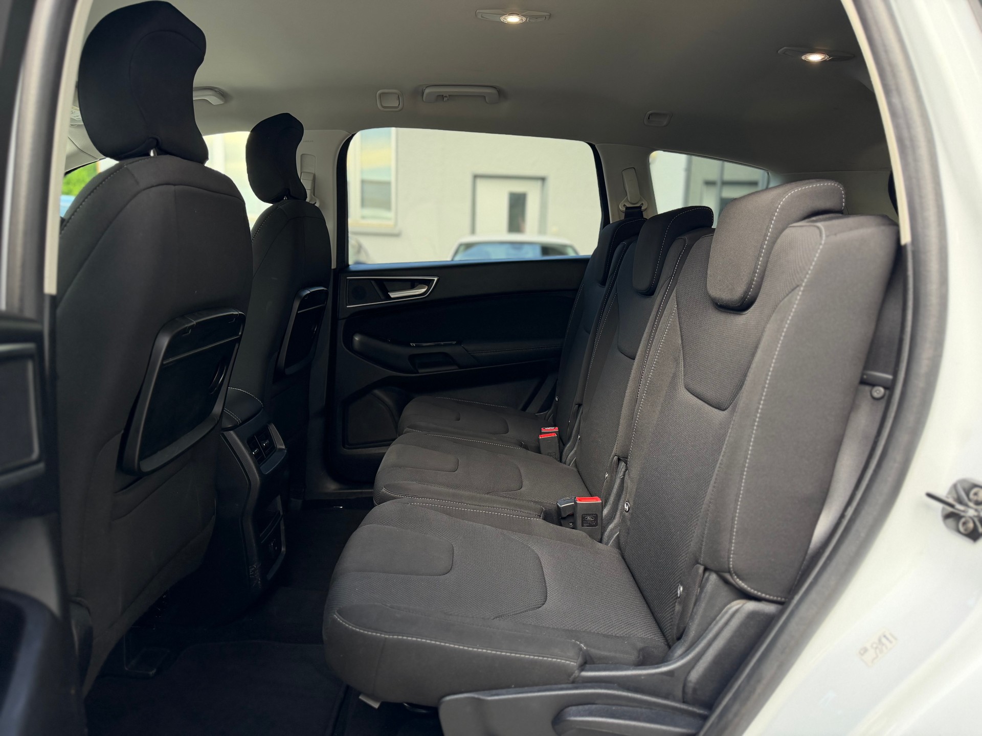FORD S-Max 2.0 TDCi Titanium-image-10