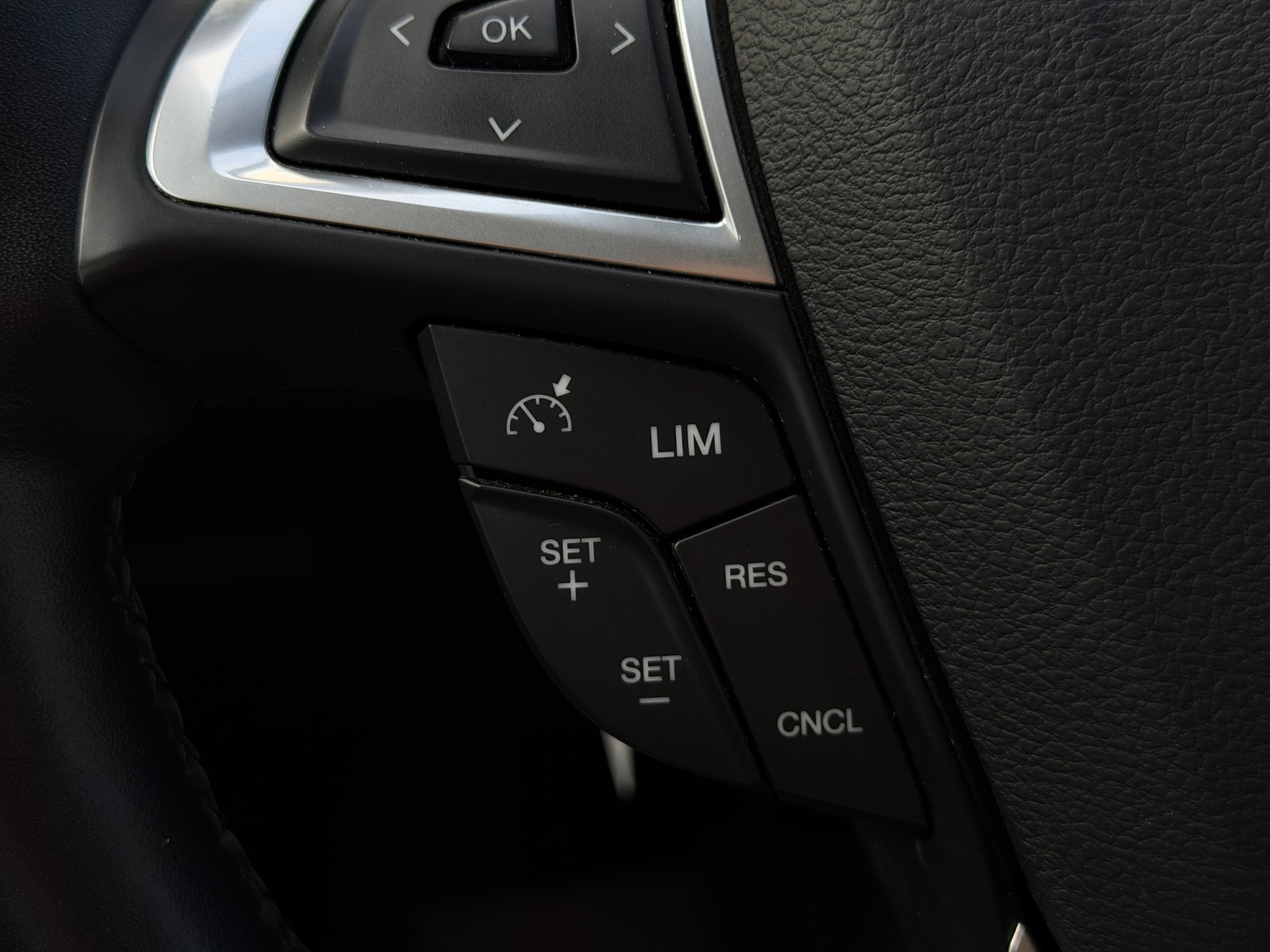 FORD S-Max 2.0 TDCi Titanium-image-17