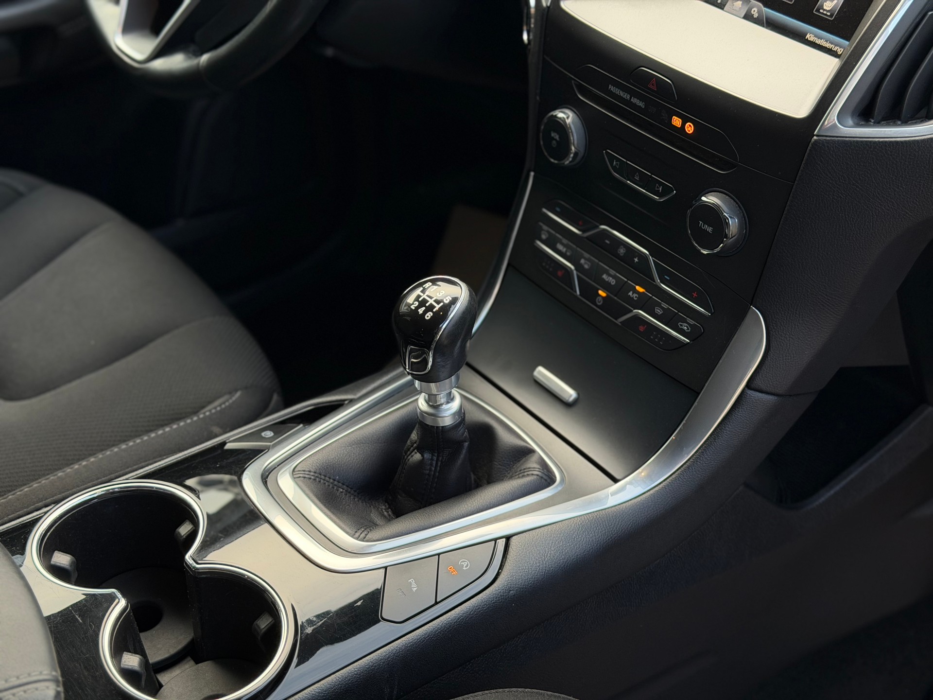 FORD S-Max 2.0 TDCi Titanium-image-18