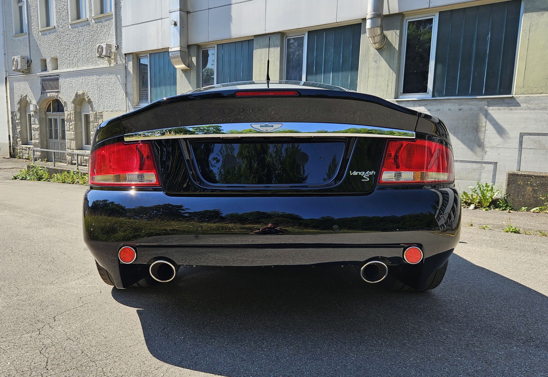 ASTON MARTIN Vanquish S Ultimate 17/50-image-6