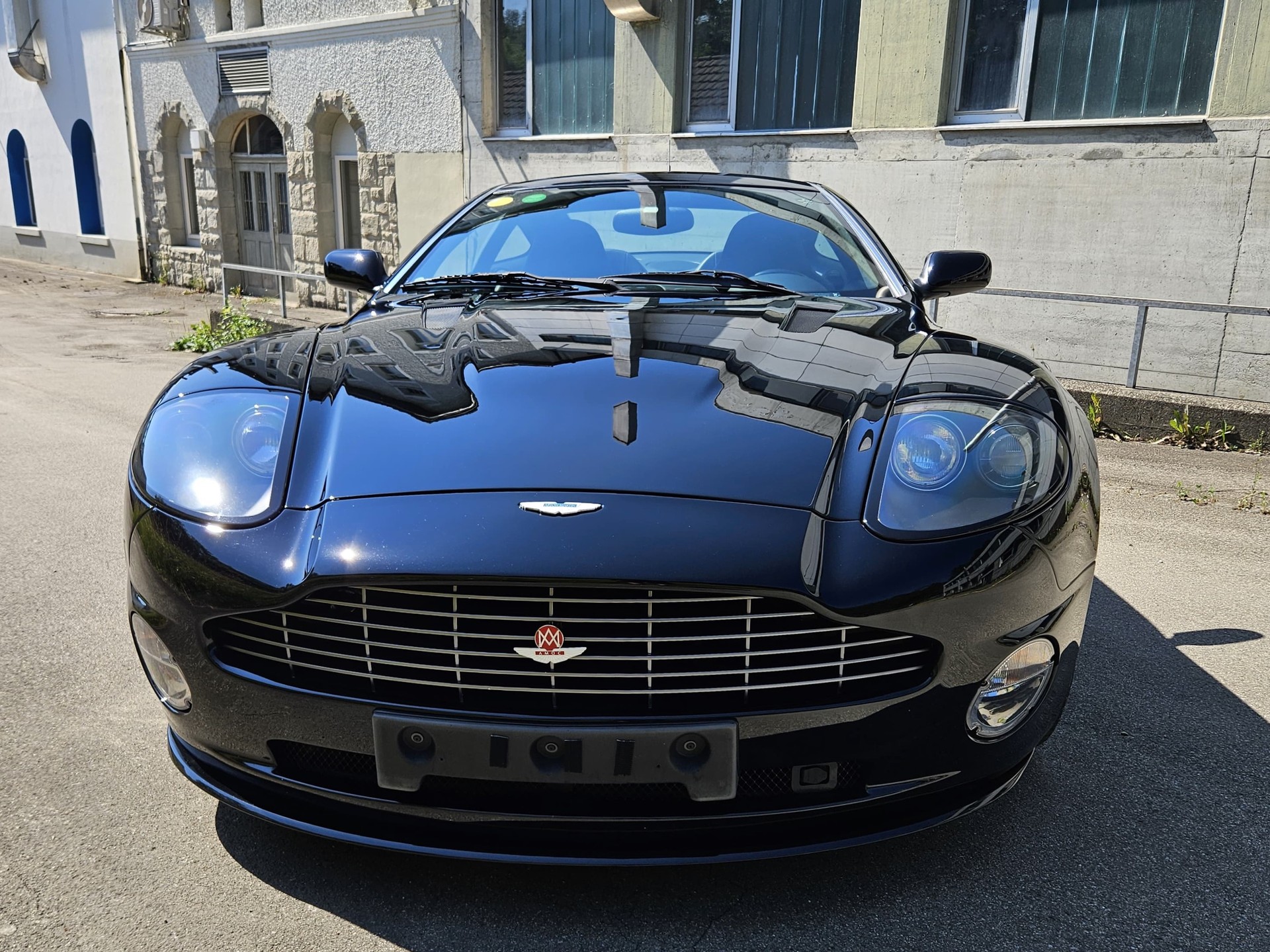 ASTON MARTIN Vanquish S Ultimate 17/50-showroom-element-1