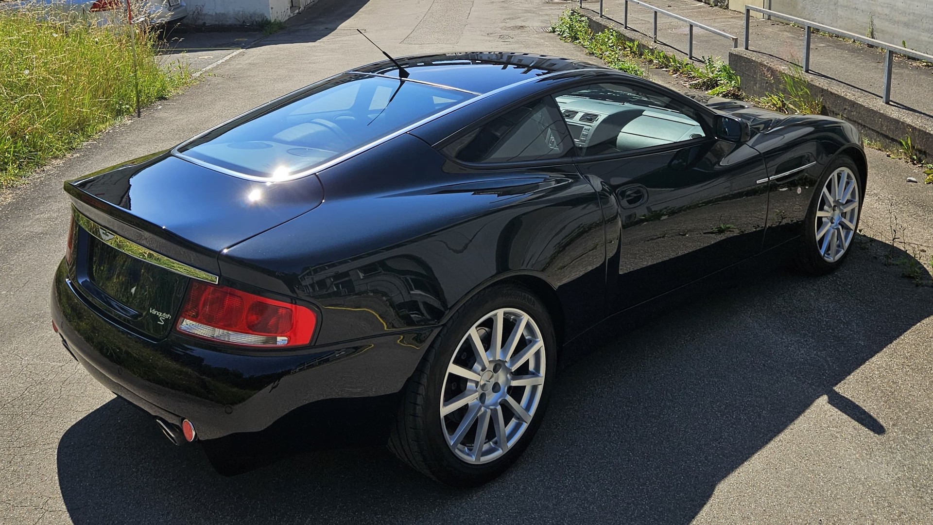 ASTON MARTIN Vanquish S Ultimate 17/50-image-4
