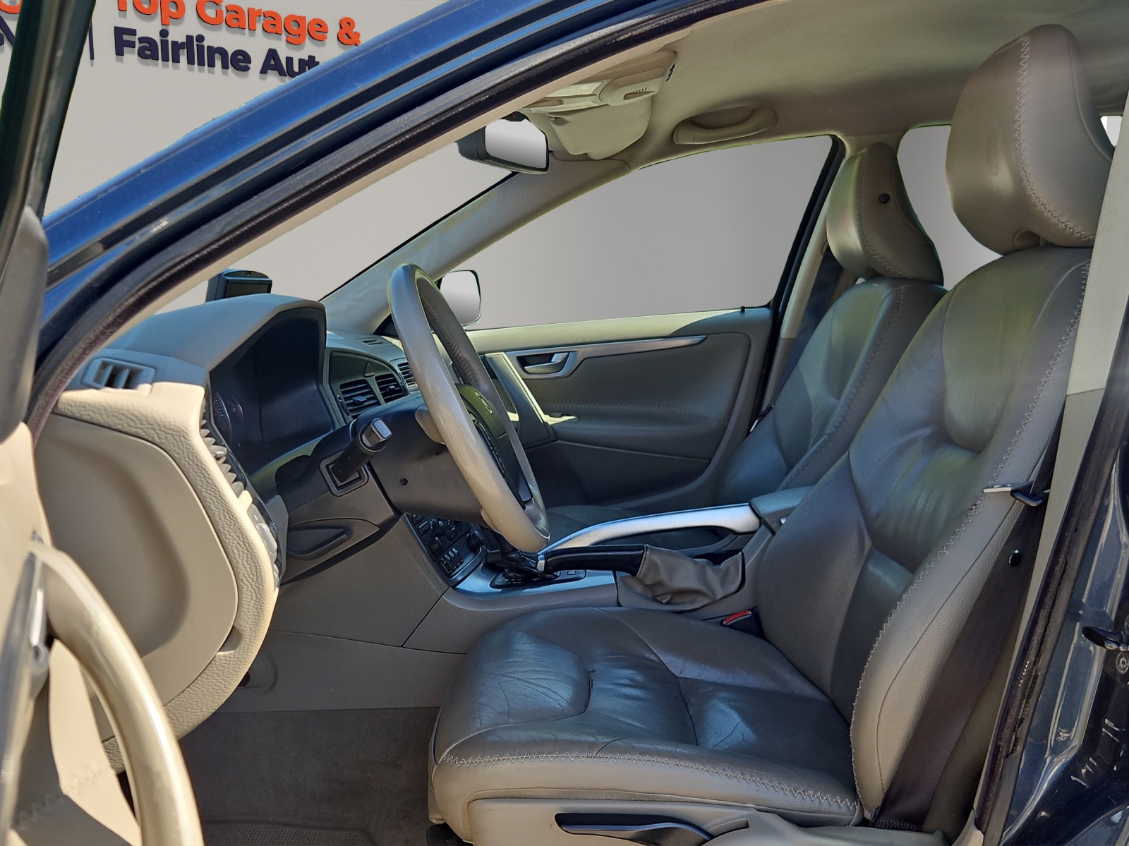 VOLVO XC70 D5 AWD Momentum-image-8
