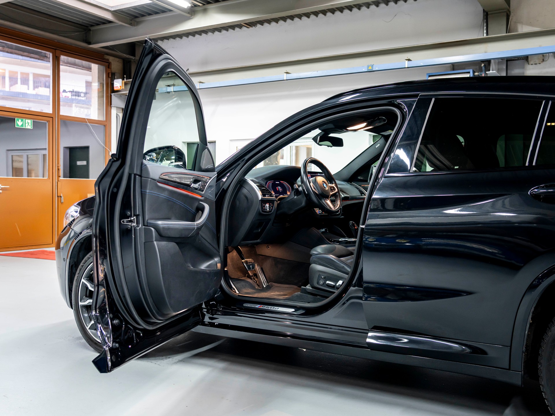 BMW X4 xDrive 48V M40d Steptronic-image-15
