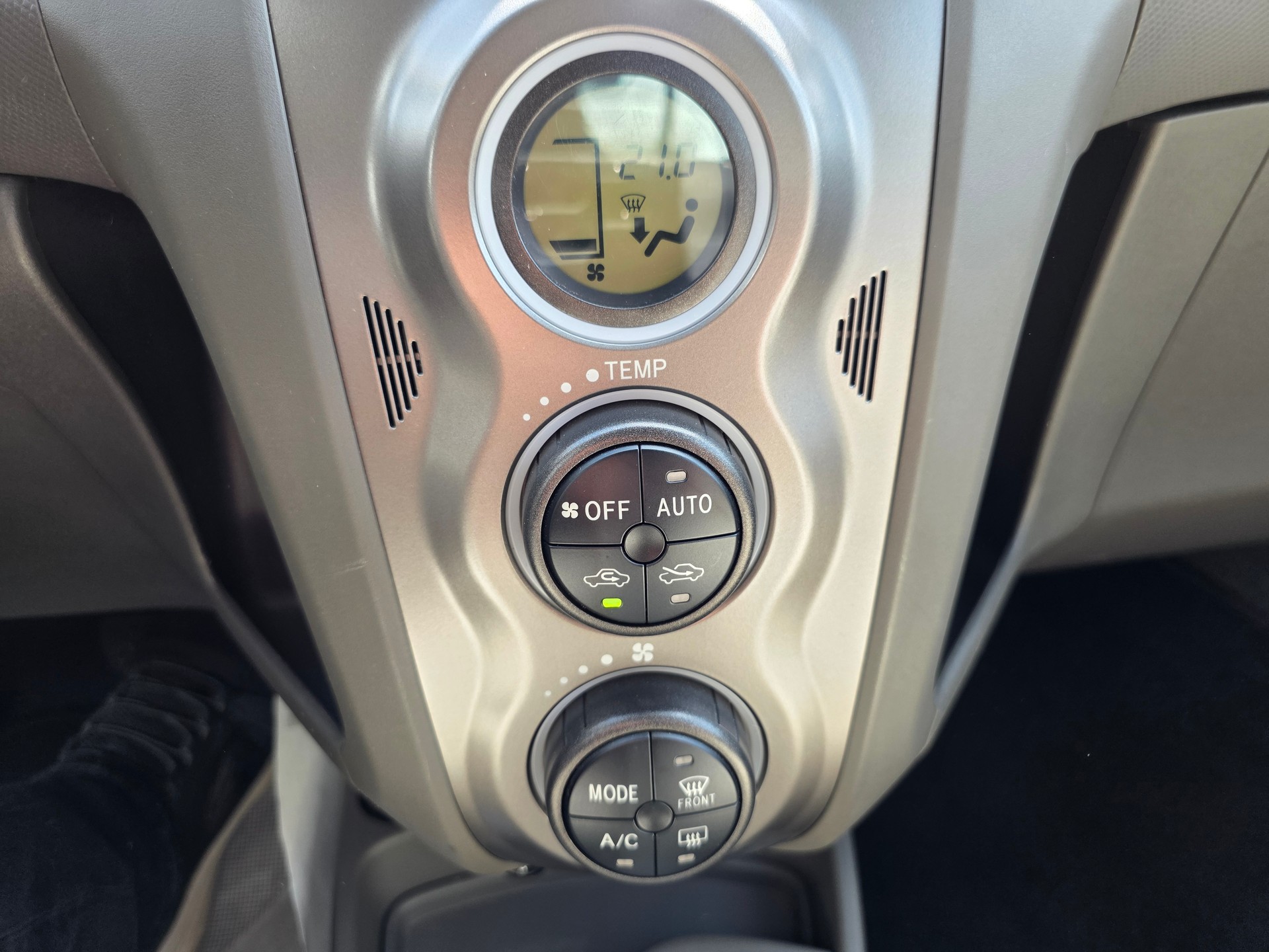 TOYOTA Yaris 1.33 Linea Sol Premium Multimode-image-12