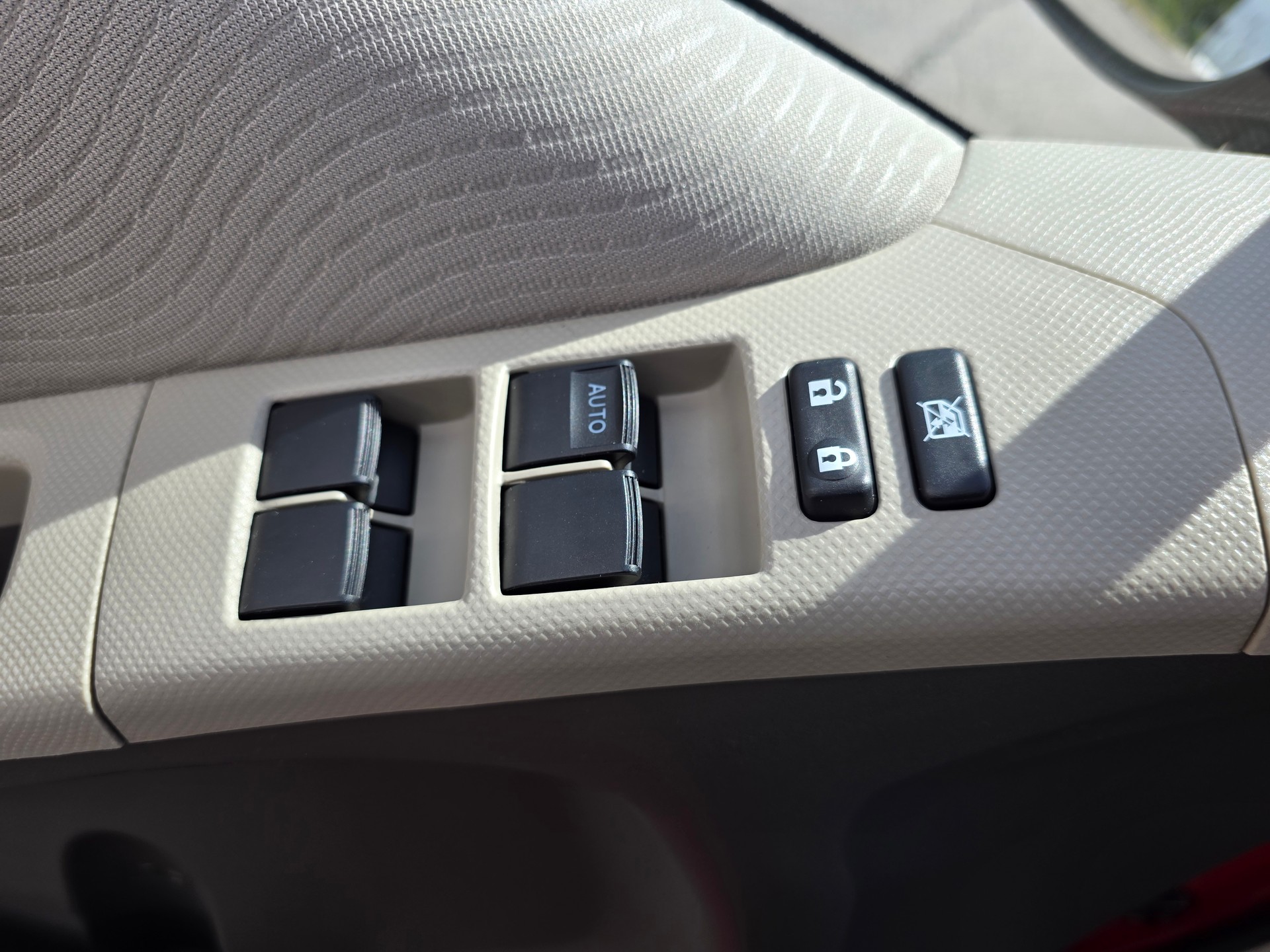 TOYOTA Yaris 1.33 Linea Sol Premium Multimode-image-10