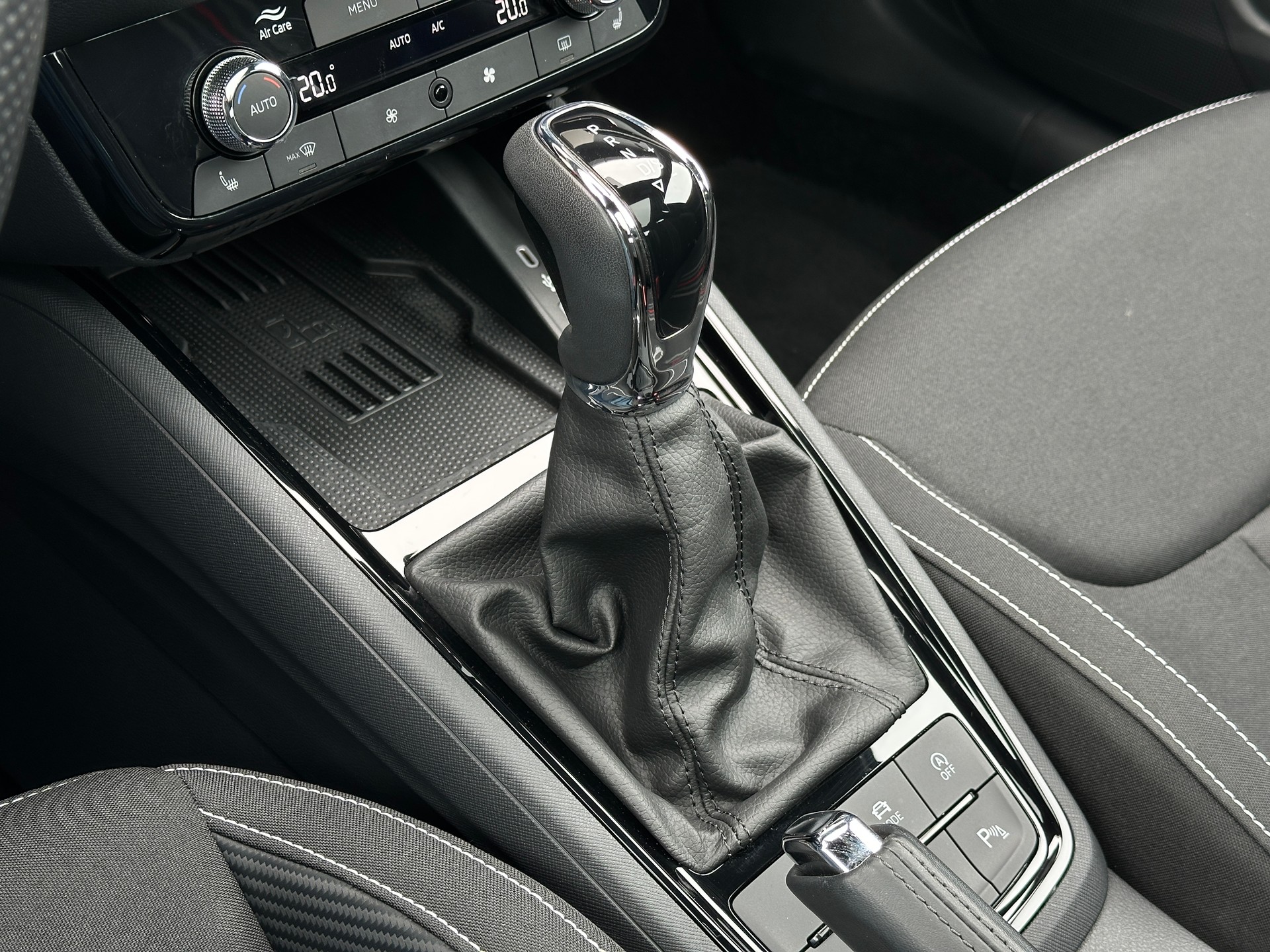 SKODA Kamiq 1.5 TSI Monte Carlo DSG-image-20