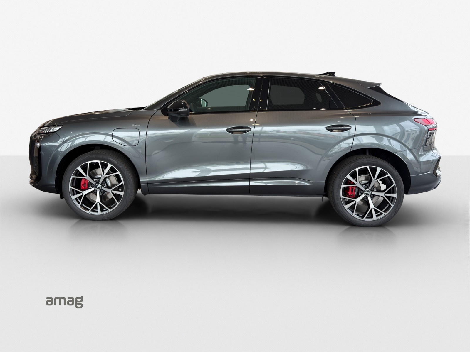 AUDI Q3 Sportback e-hybrid 200 kW S tronig-showroom-element-1