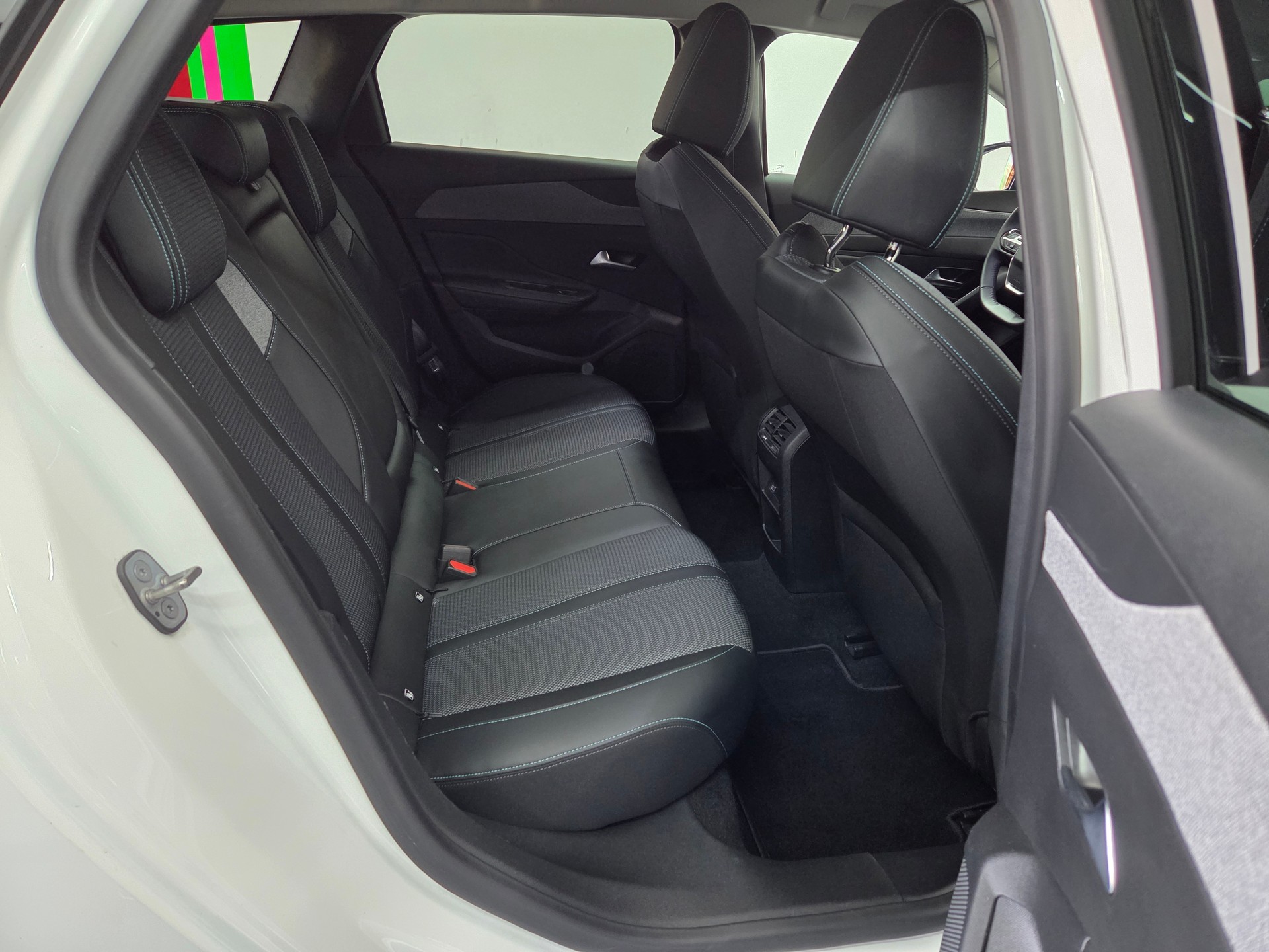 PEUGEOT 308 SW 1.5 BlueHDI Allure Pack EAT8-image-13
