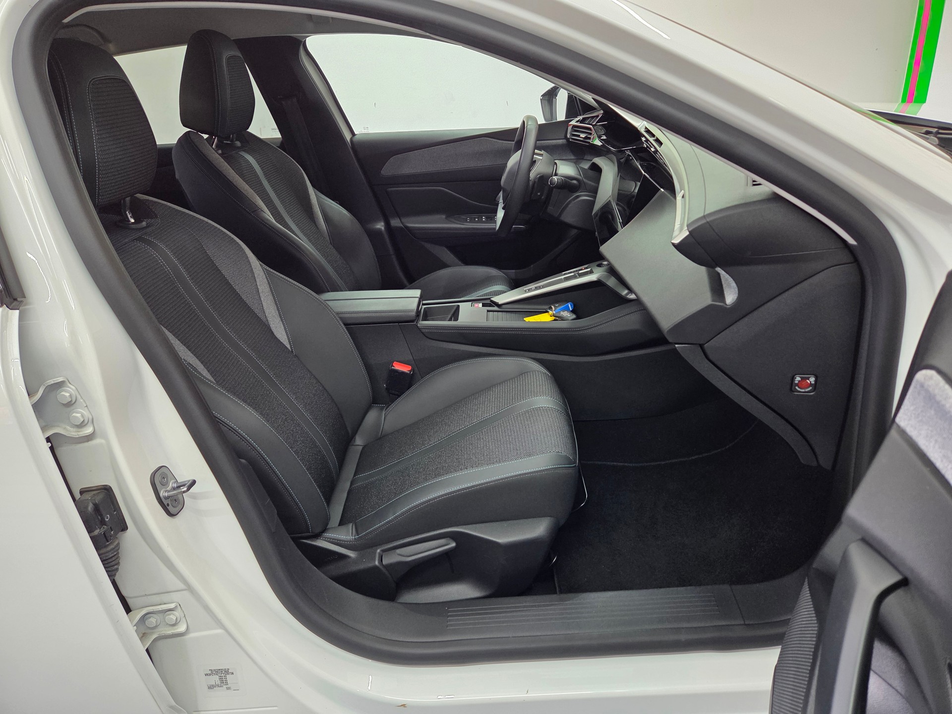 PEUGEOT 308 SW 1.5 BlueHDI Allure Pack EAT8-image-11