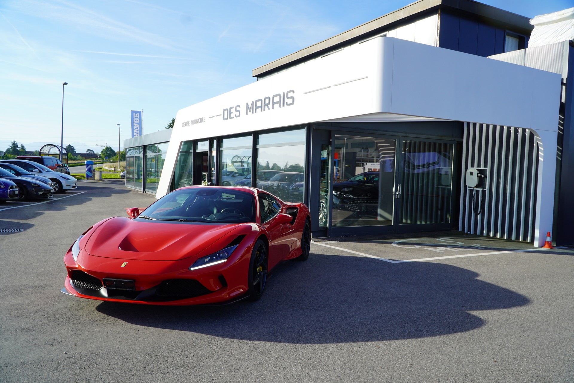 FERRARI F8 Spider-showroom-element-3