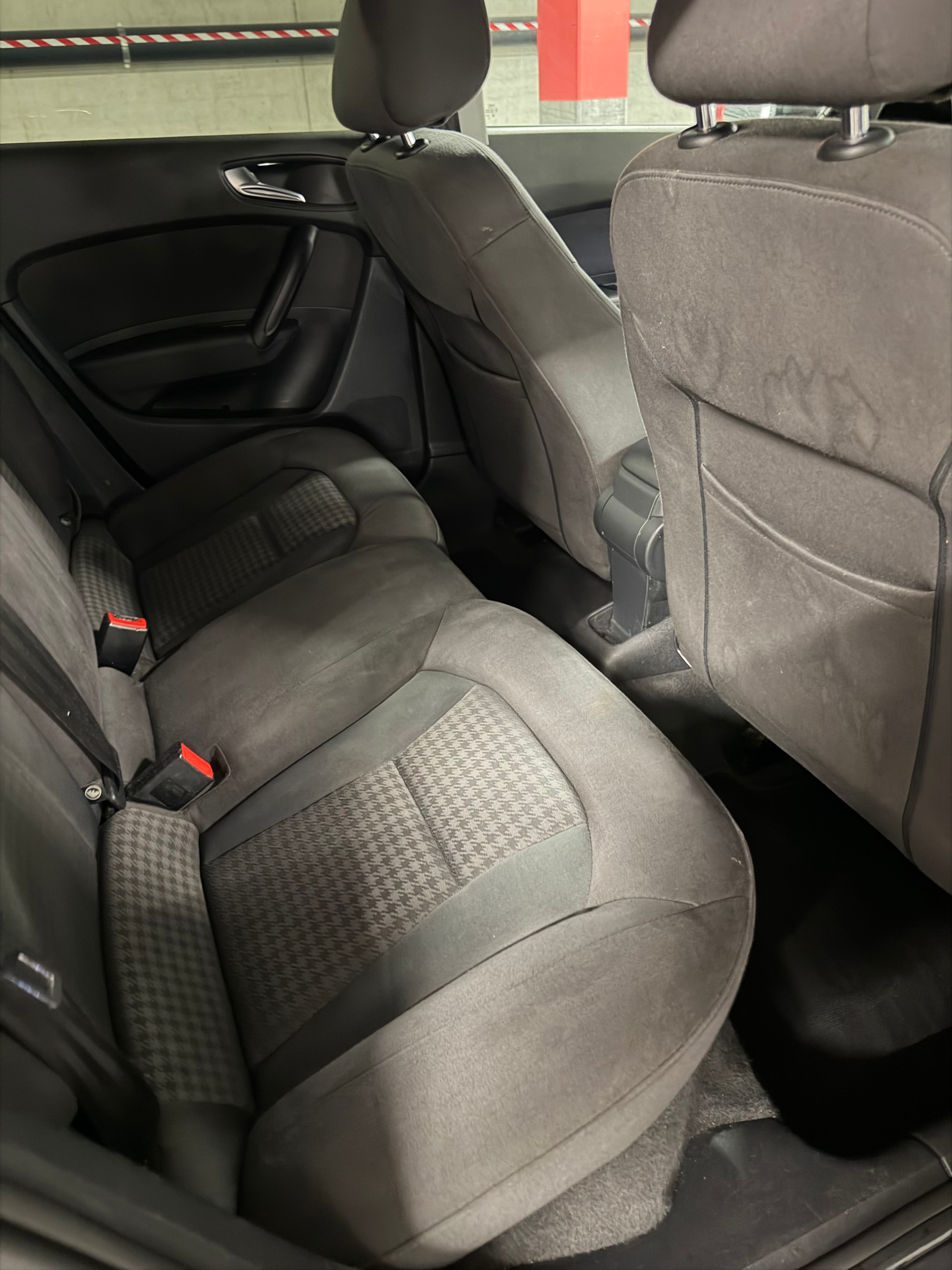 AUDI A1 Sportback 1.4 TFSI Attraction S-tronic-image-9
