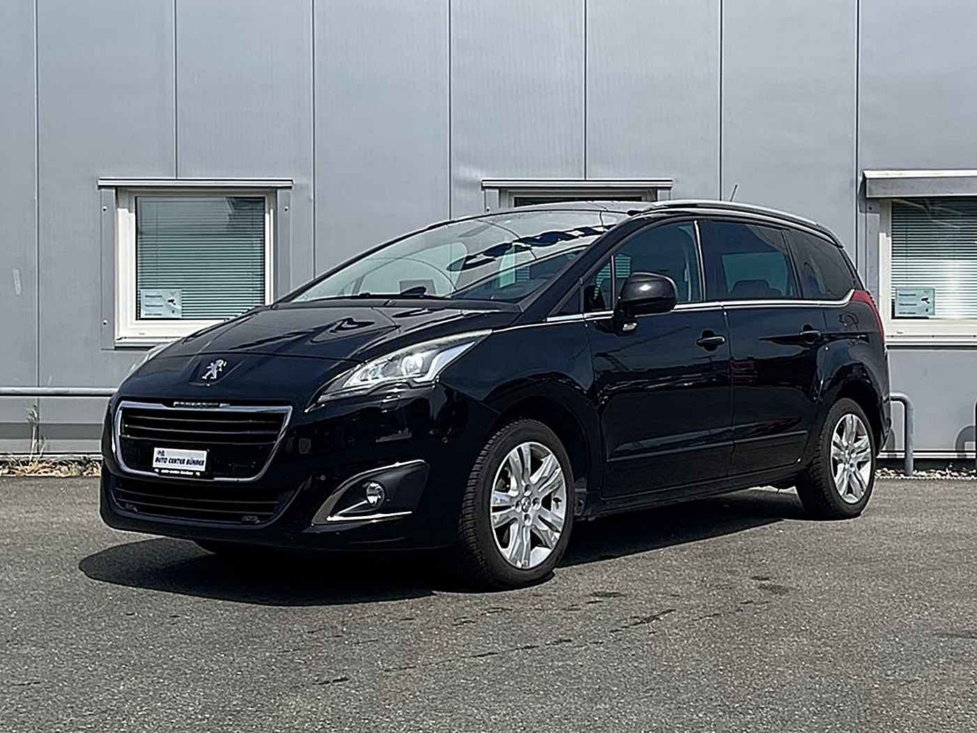 PEUGEOT 5008 1.2 Pure Tech Sensation