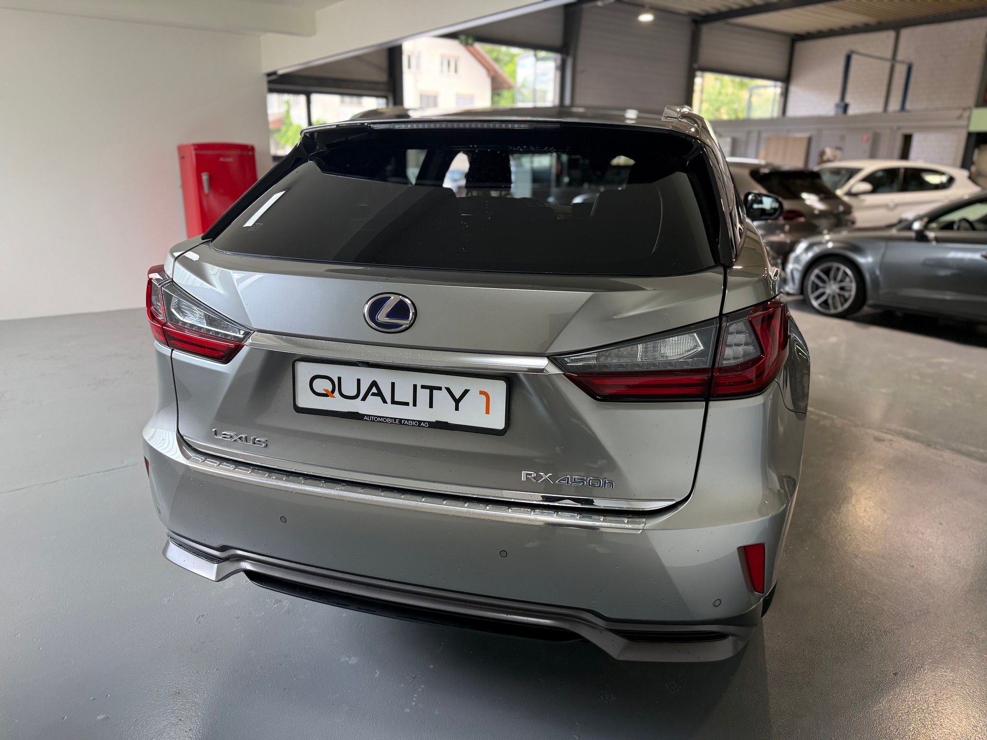 LEXUS RX 450h excellence AWD CVT mit Anhängerkupplung-image-5