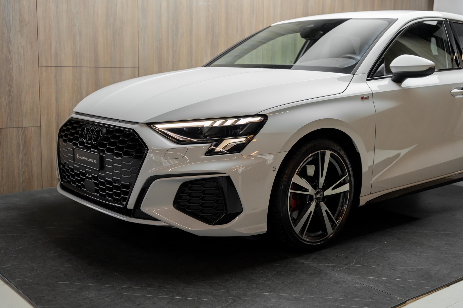 AUDI A3 Sportback 35 TFSI S line Attraction S-tronic-image-27
