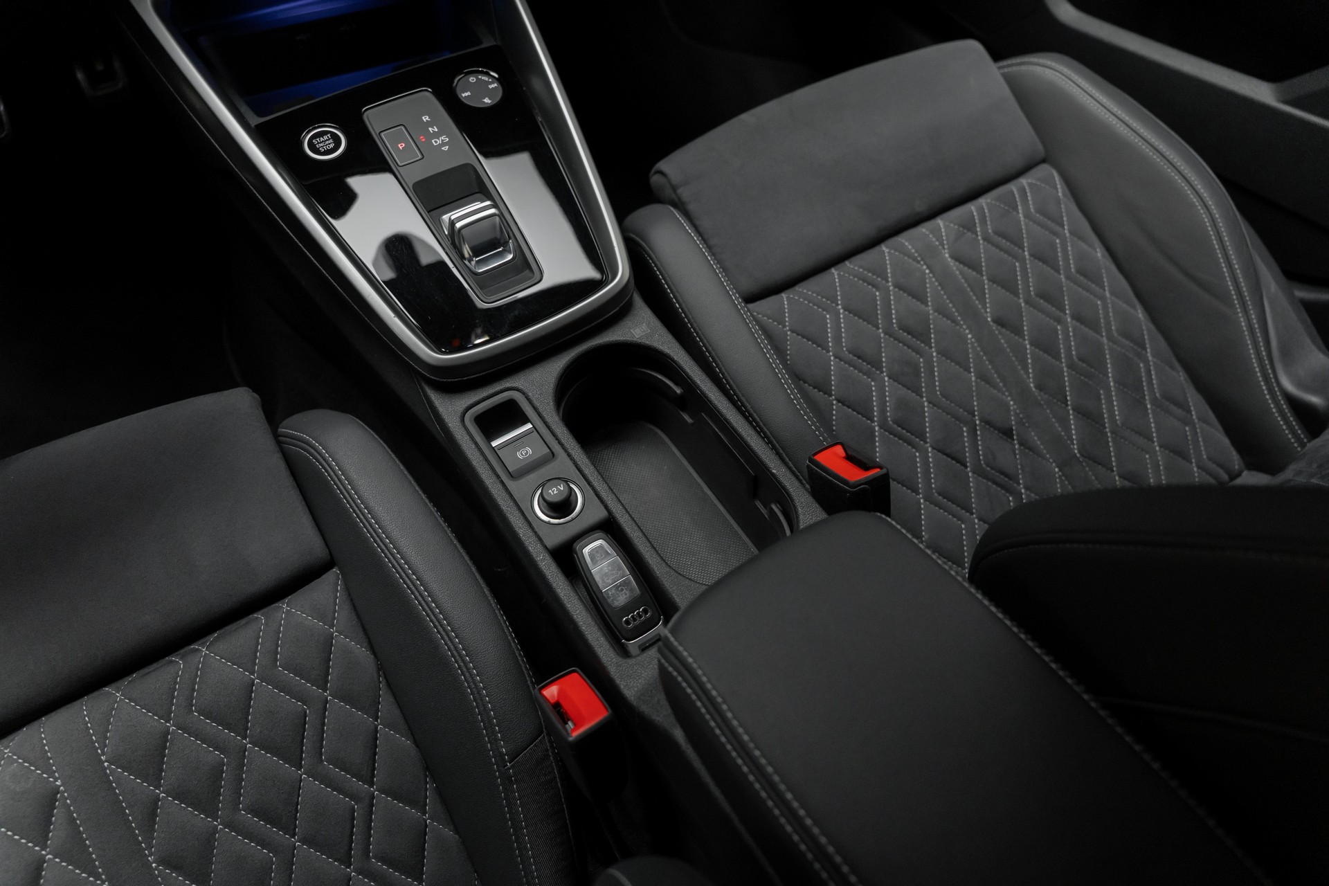 AUDI A3 Sportback 35 TFSI S line Attraction S-tronic-image-13
