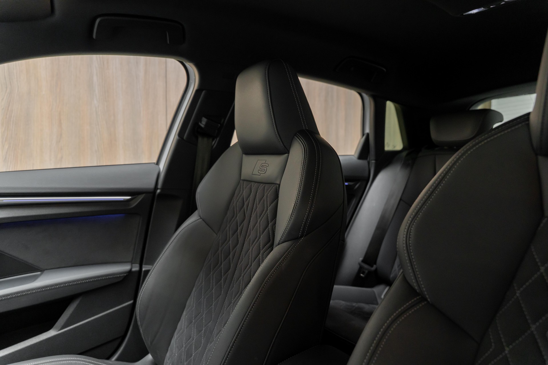 AUDI A3 Sportback 35 TFSI S line Attraction S-tronic-image-6