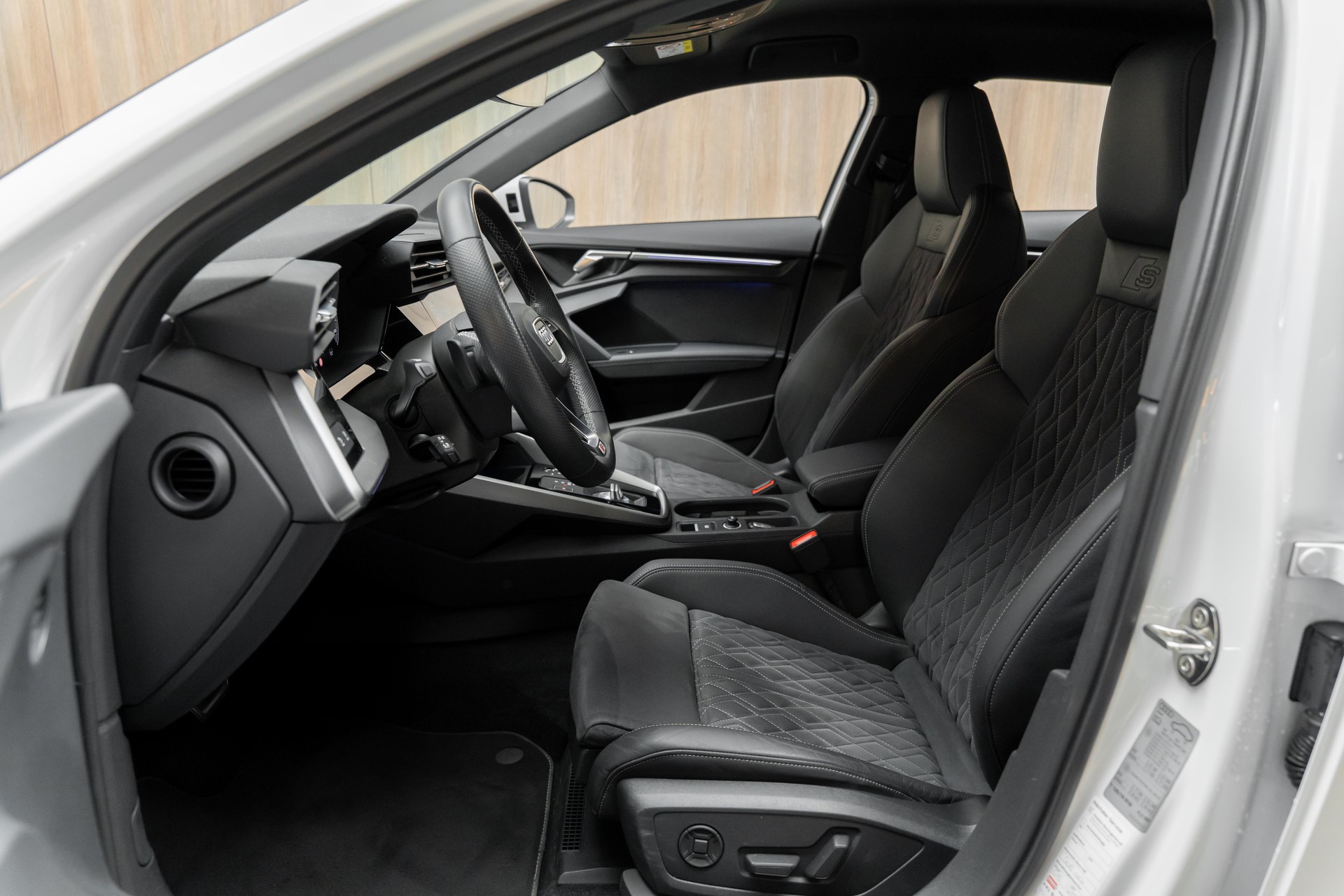 AUDI A3 Sportback 35 TFSI S line Attraction S-tronic-image-4