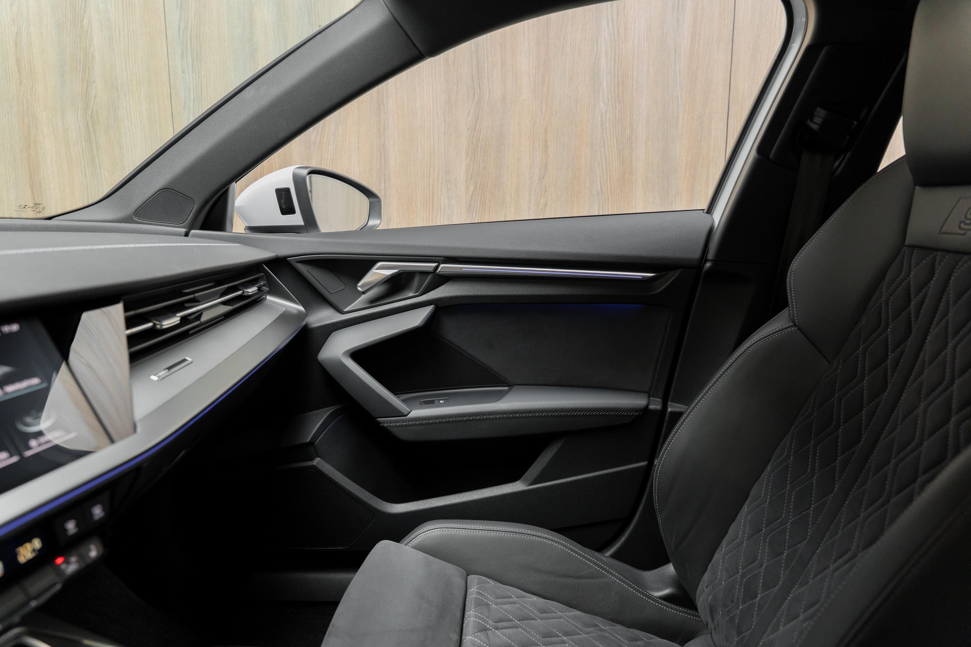 AUDI A3 Sportback 35 TFSI S line Attraction S-tronic-image-16
