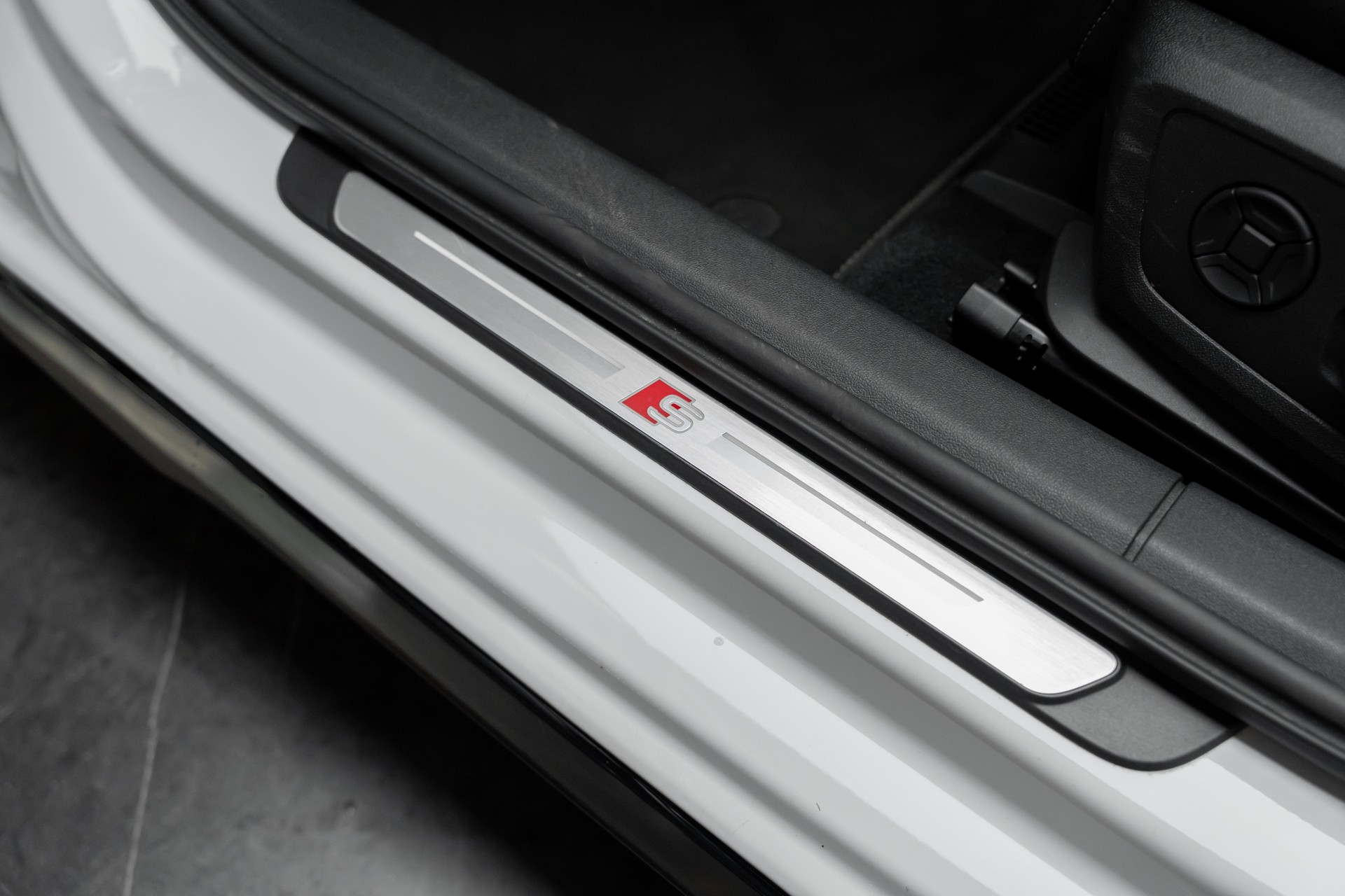AUDI A3 Sportback 35 TFSI S line Attraction S-tronic-image-24