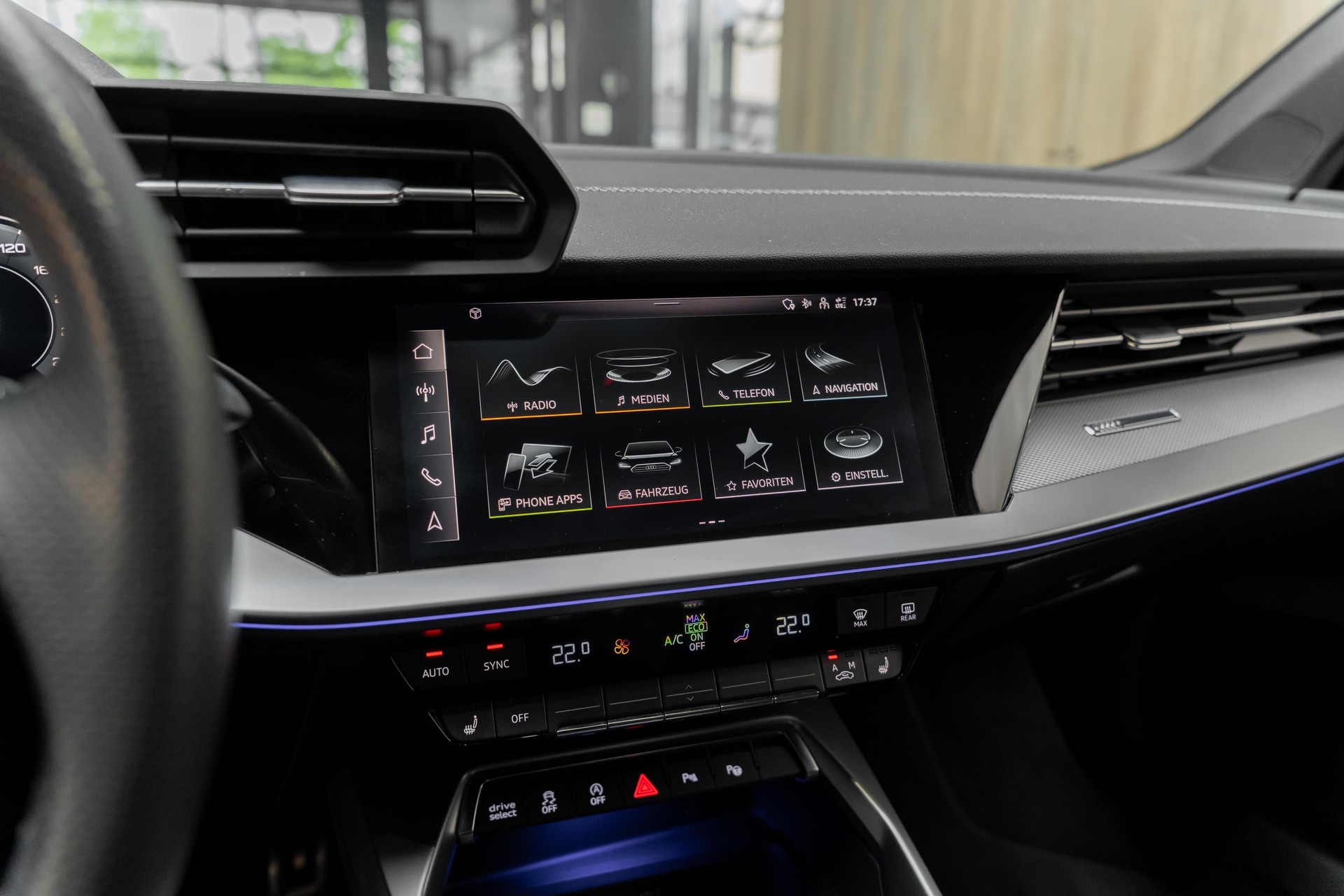 AUDI A3 Sportback 35 TFSI S line Attraction S-tronic-image-9