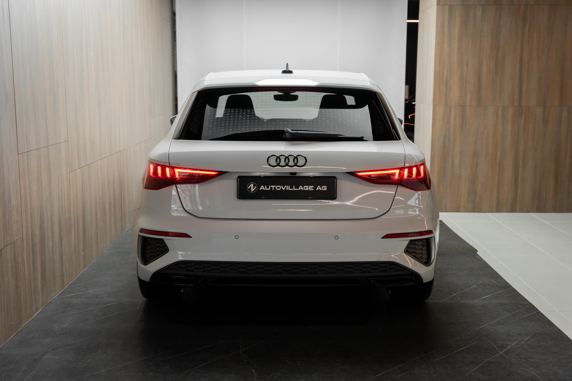 AUDI A3 Sportback 35 TFSI S line Attraction S-tronic-image-30