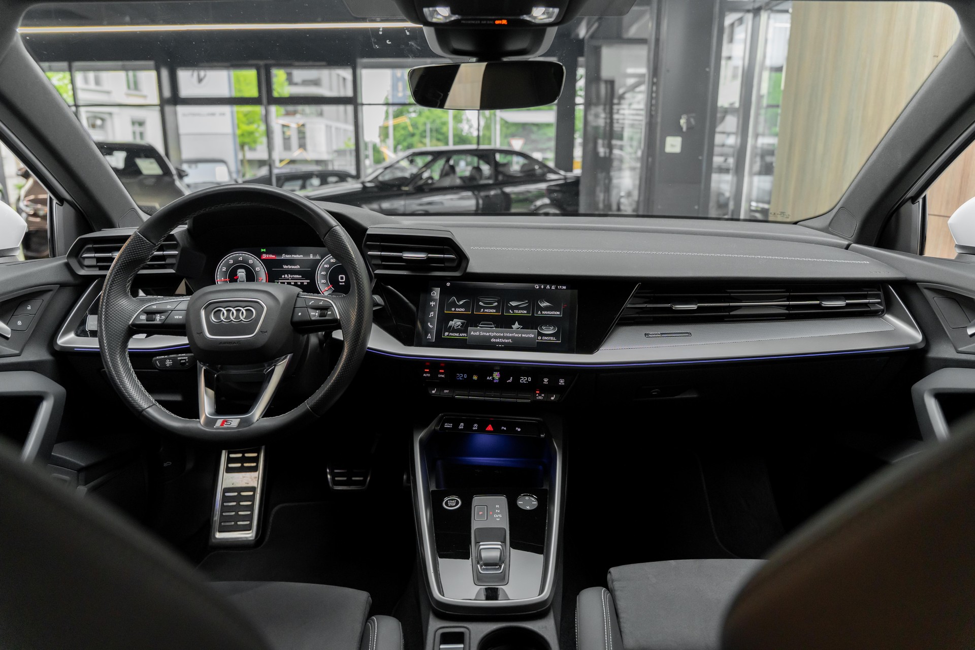 AUDI A3 Sportback 35 TFSI S line Attraction S-tronic-showroom-element-2