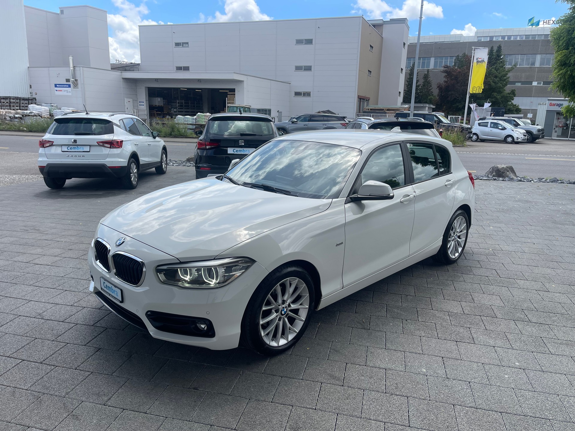 BMW 118i Sport Line Steptronic-image-1