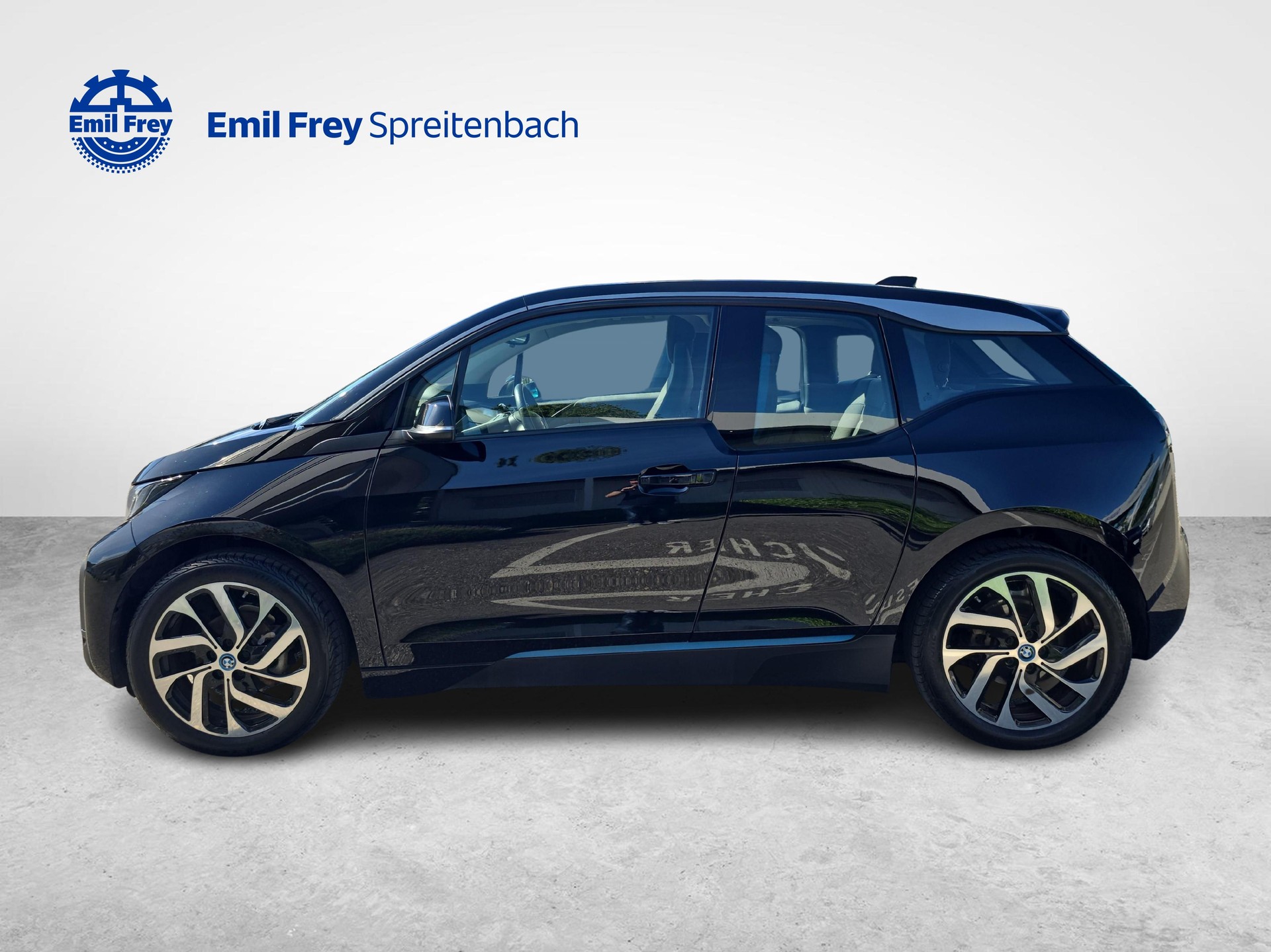 BMW i3 120 Ah / Jetzt mit attraktivem 0.99% Leasing!-showroom-element-1
