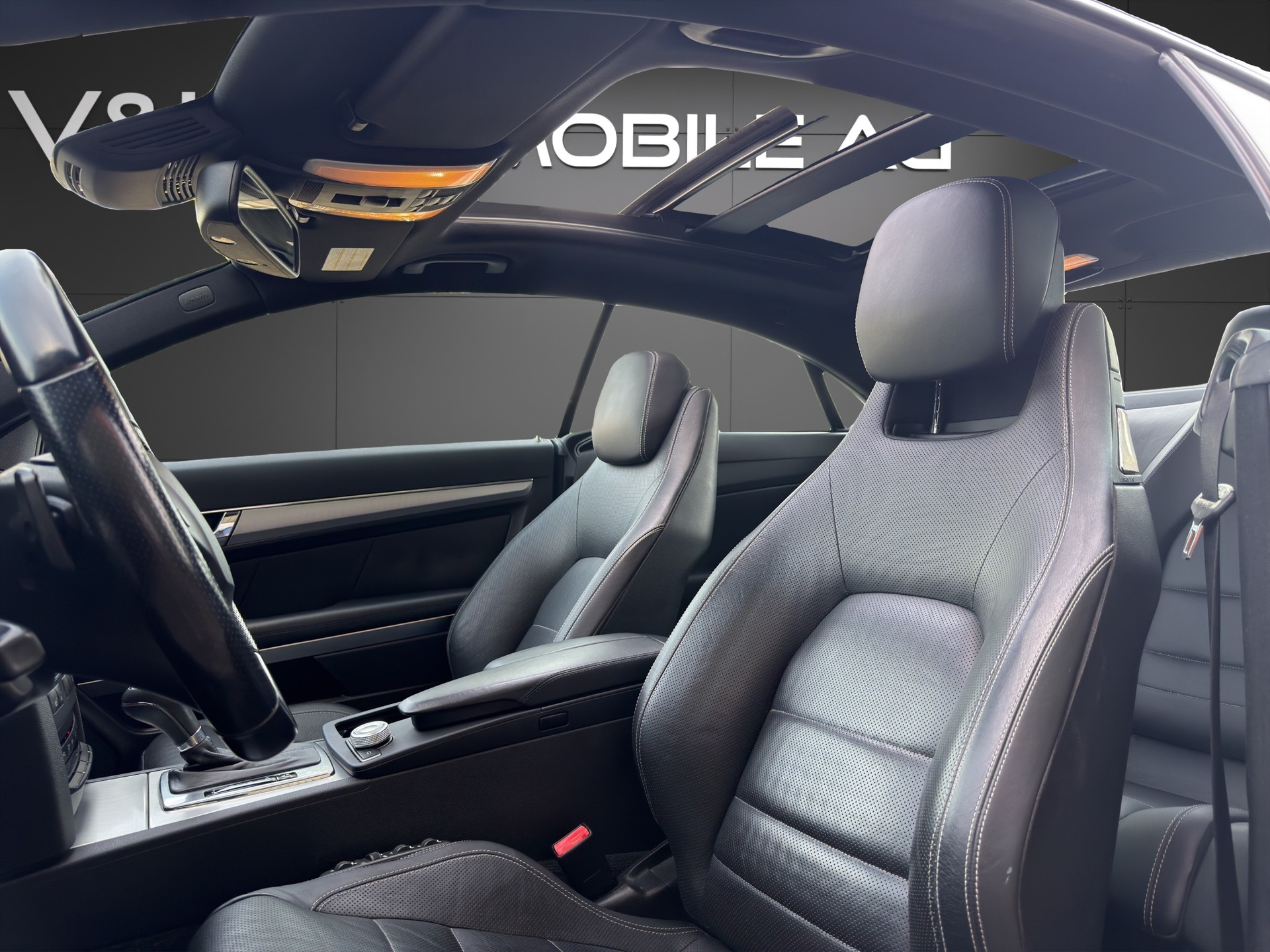 MERCEDES-BENZ E 350 CGI BlueEfficiency 7G-Tronic-image-21