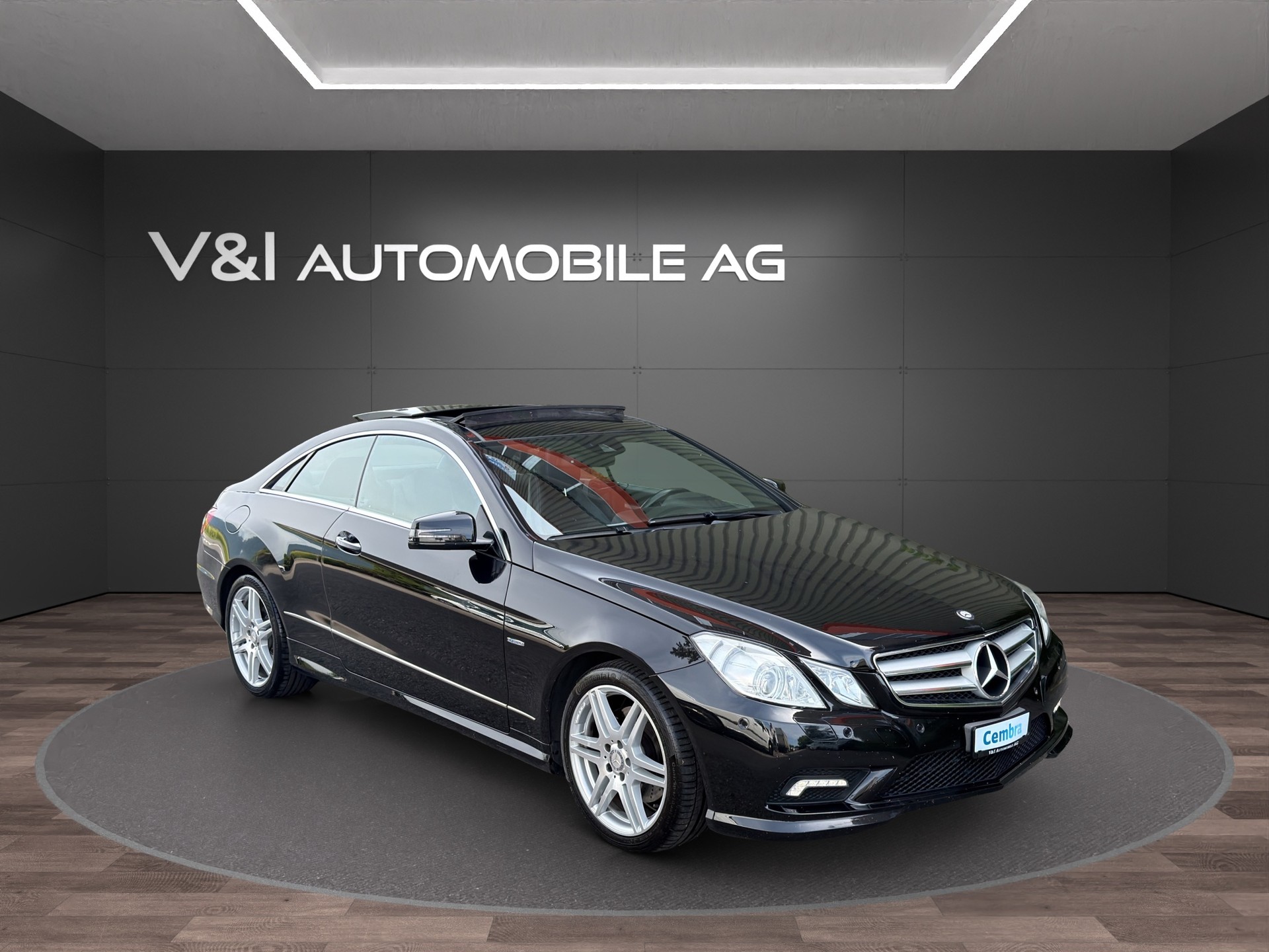 MERCEDES-BENZ E 350 CGI BlueEfficiency 7G-Tronic-showroom-element-1
