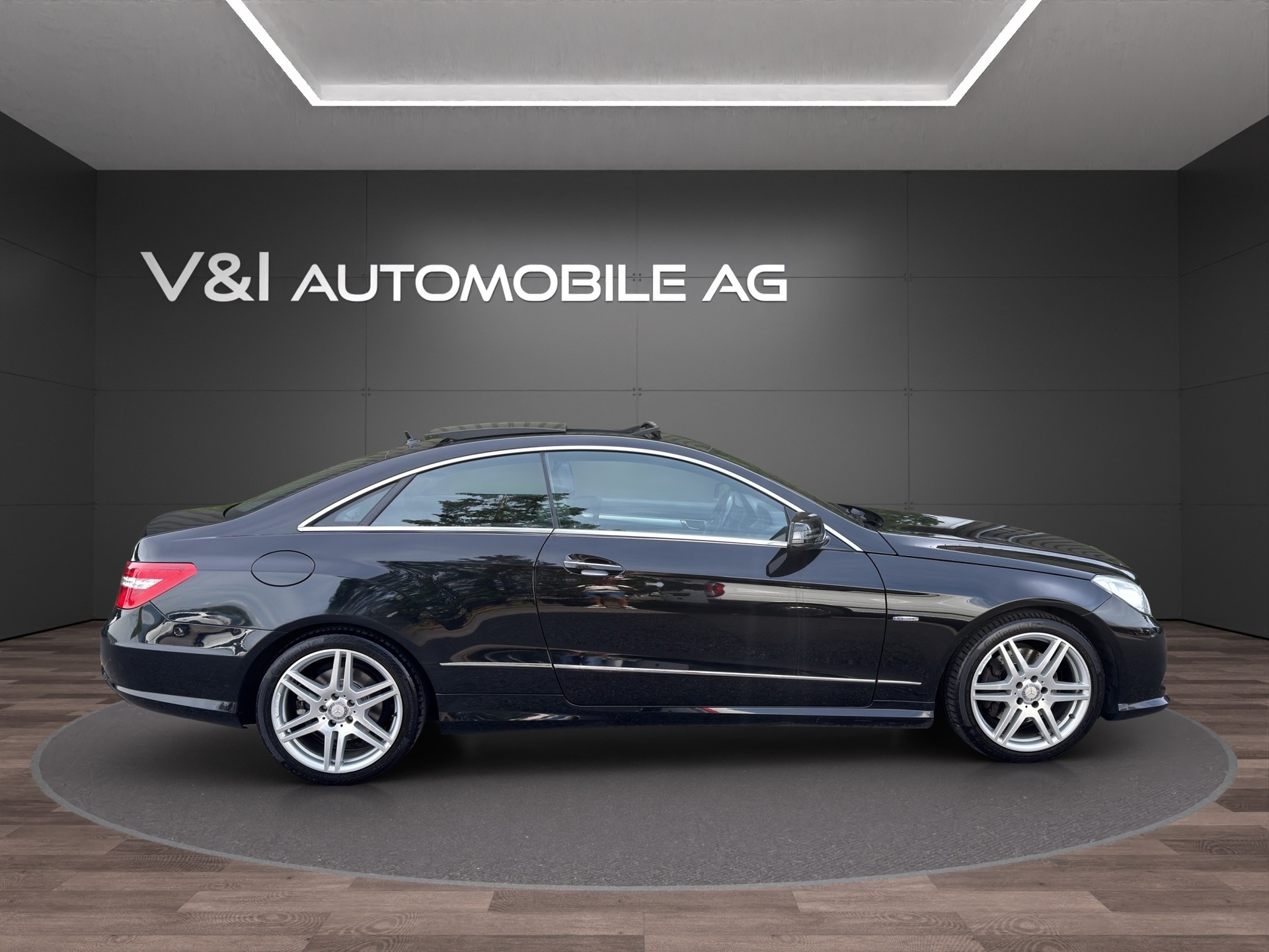 MERCEDES-BENZ E 350 CGI BlueEfficiency 7G-Tronic-image-7