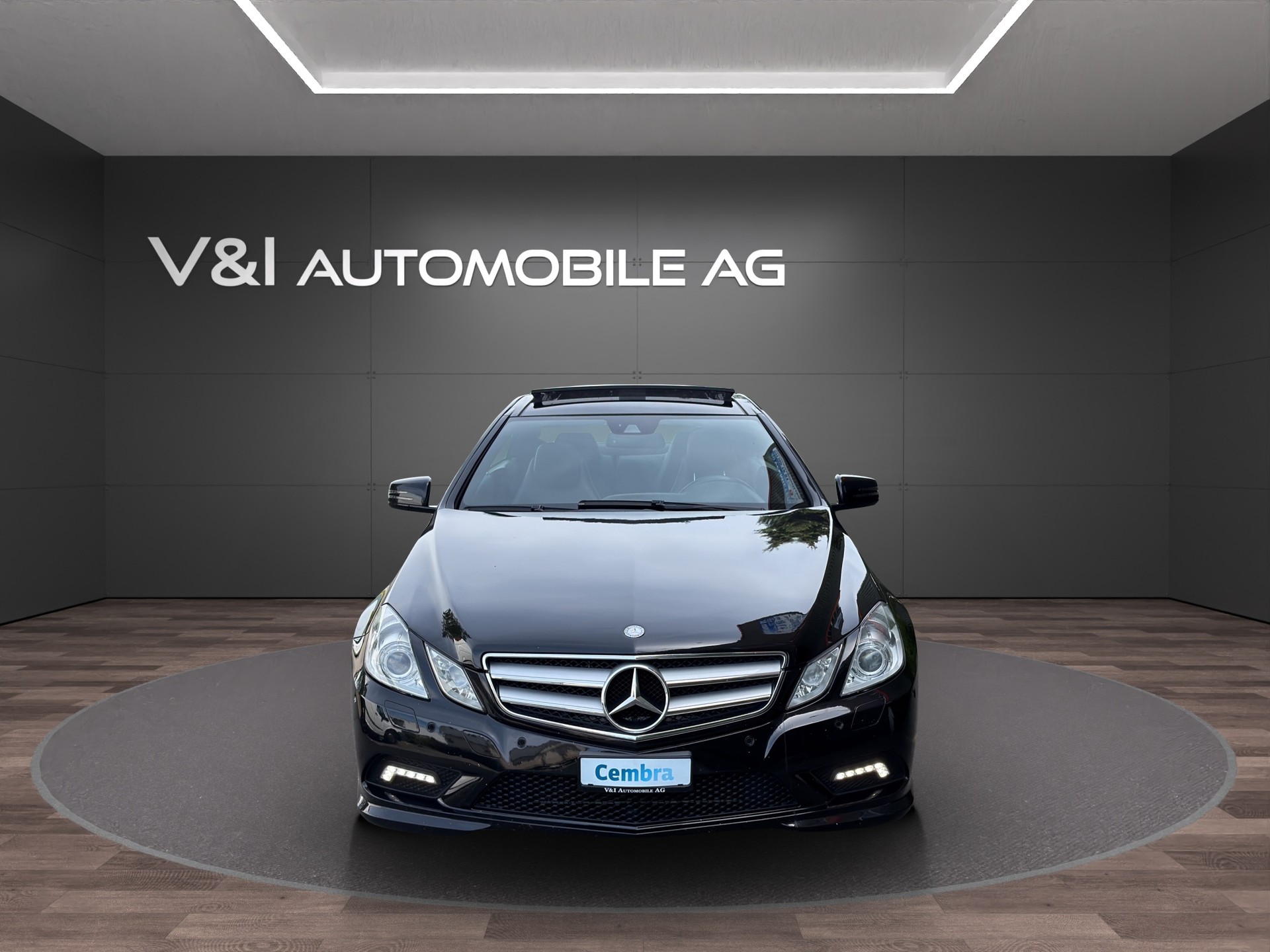 MERCEDES-BENZ E 350 CGI BlueEfficiency 7G-Tronic-showroom-element-2