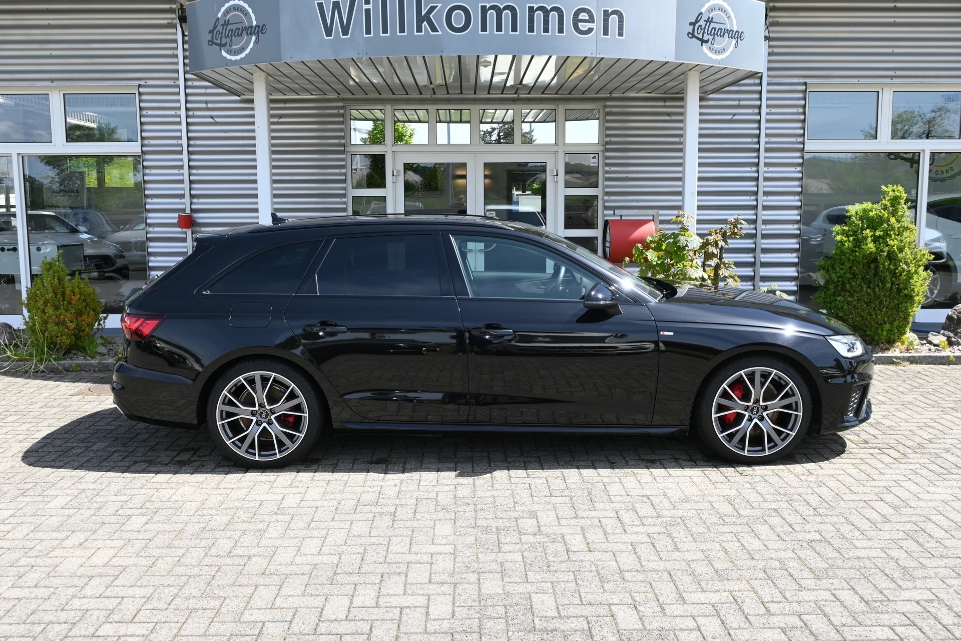 AUDI A4 Avant 40 TDI S line Competition Black quattro S-tronic-image-5