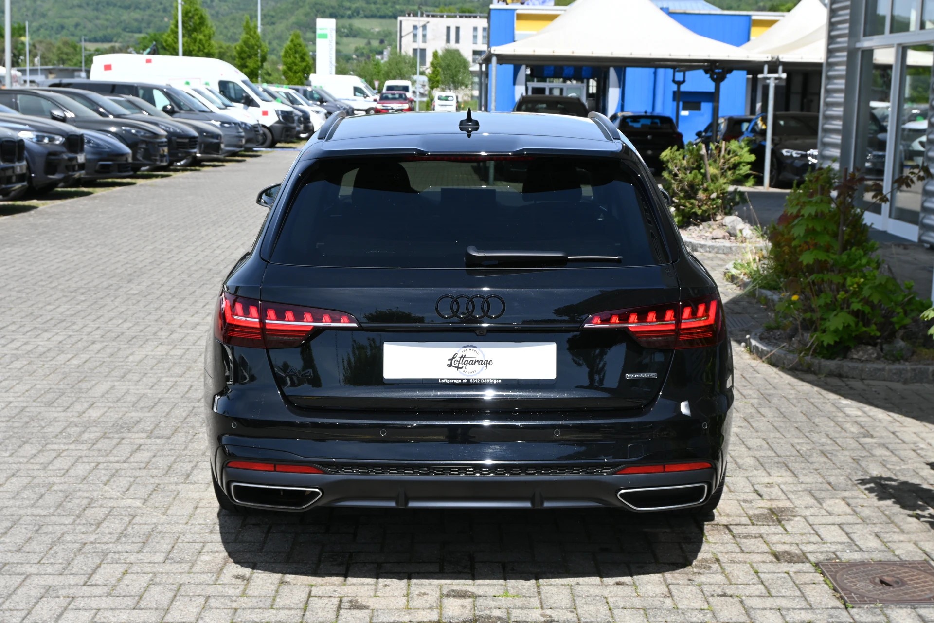 AUDI A4 Avant 40 TDI S line Competition Black quattro S-tronic-showroom-element-3