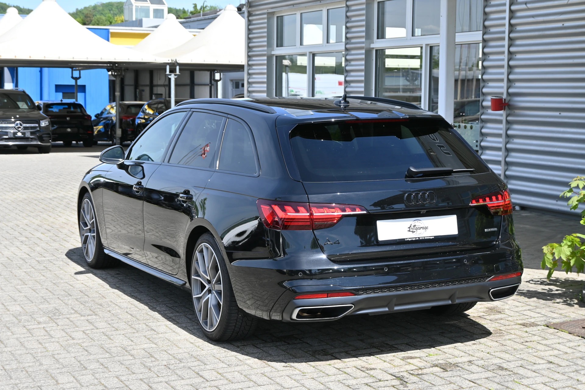 AUDI A4 Avant 40 TDI S line Competition Black quattro S-tronic-image-6