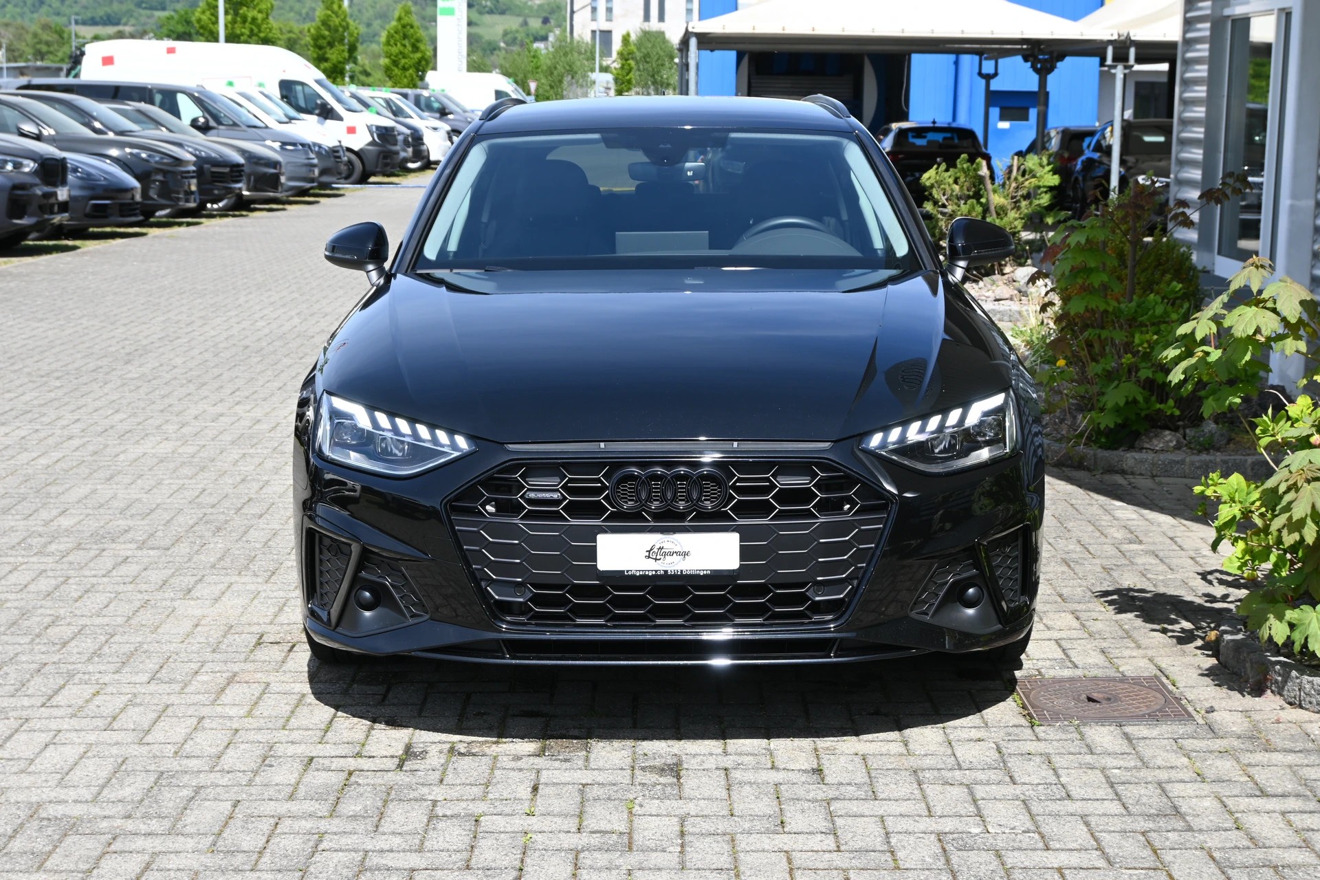 AUDI A4 Avant 40 TDI S line Competition Black quattro S-tronic-showroom-element-2