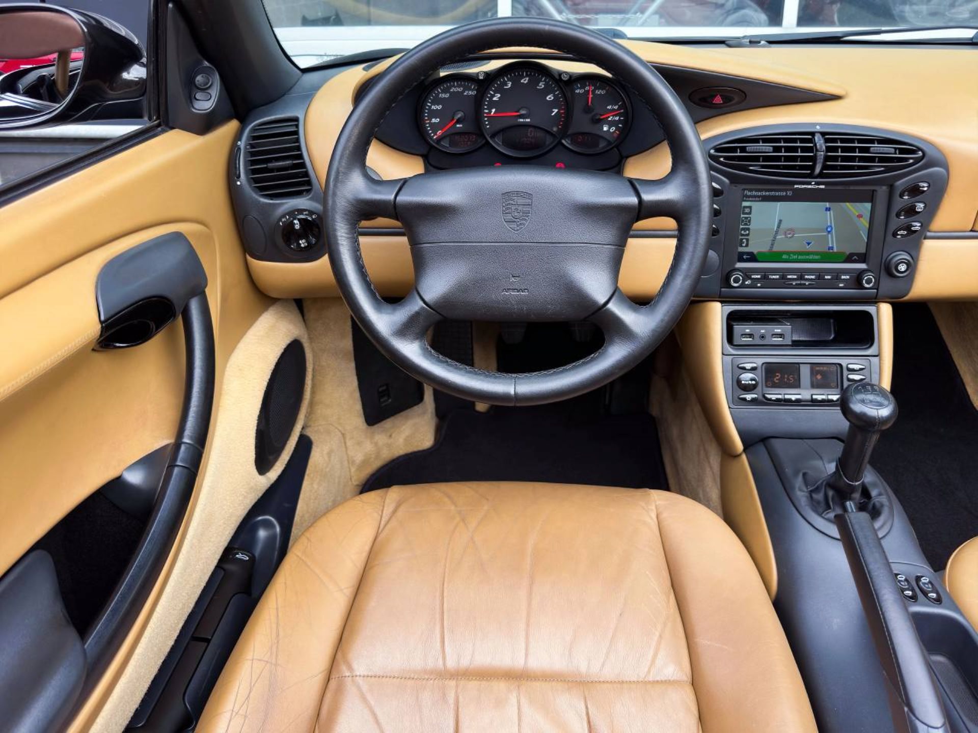 PORSCHE Boxster-image-17