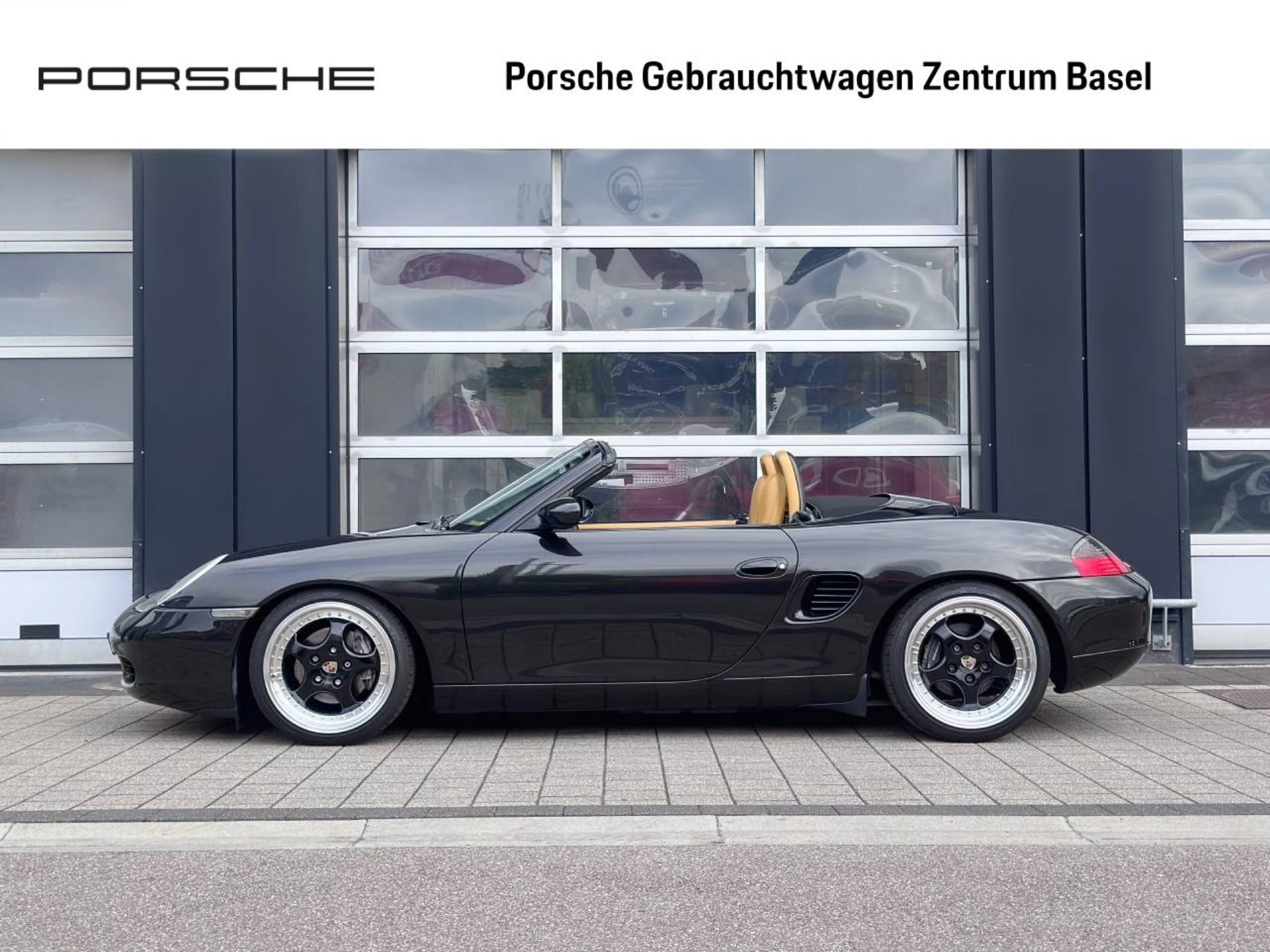 PORSCHE Boxster-showroom-element-1