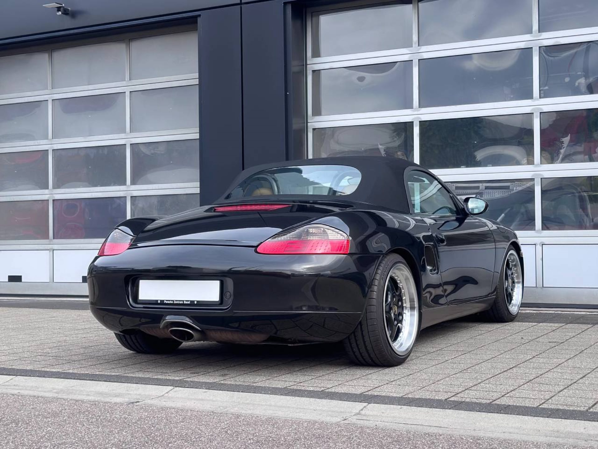 PORSCHE Boxster-image-10