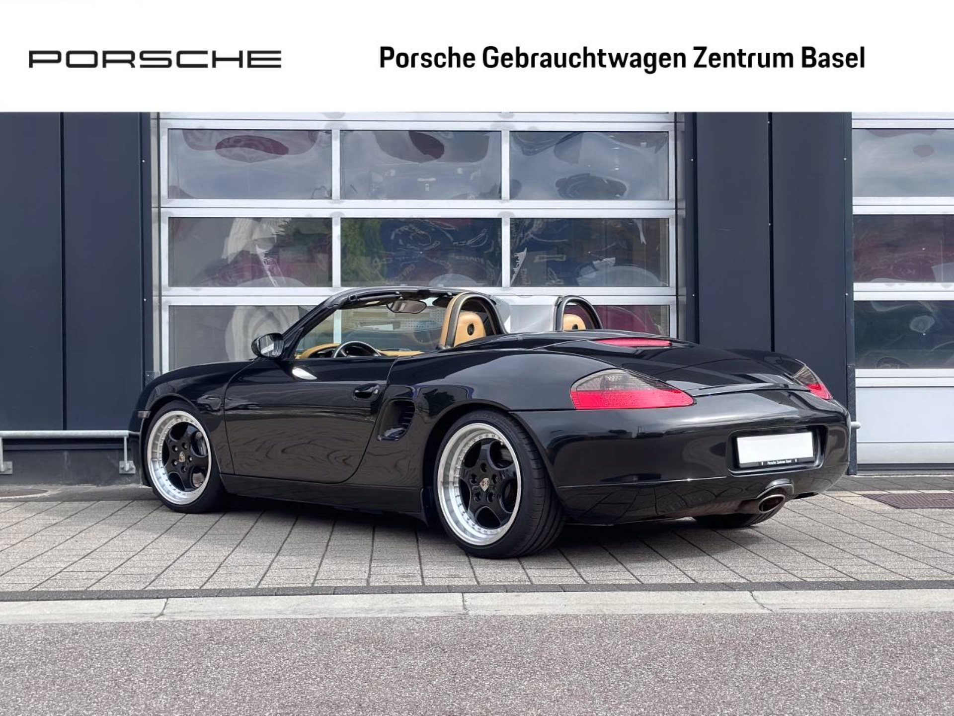 PORSCHE Boxster-showroom-element-2