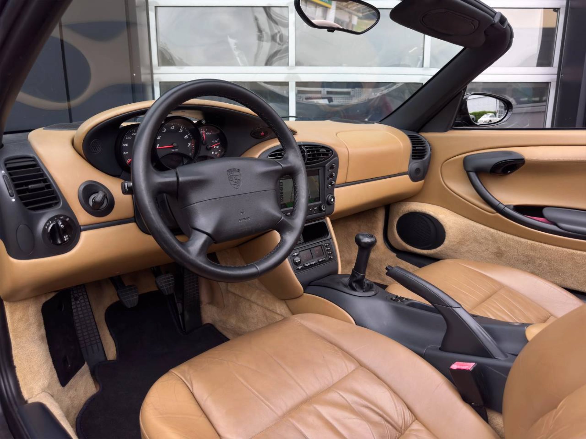 PORSCHE Boxster-showroom-element-3
