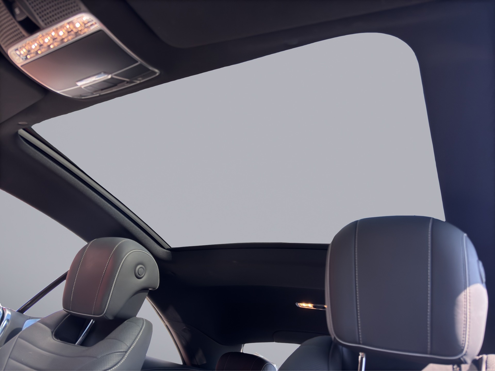 MERCEDES-BENZ S 560 V8 AMG Line 4MATIC Coupé-image-18