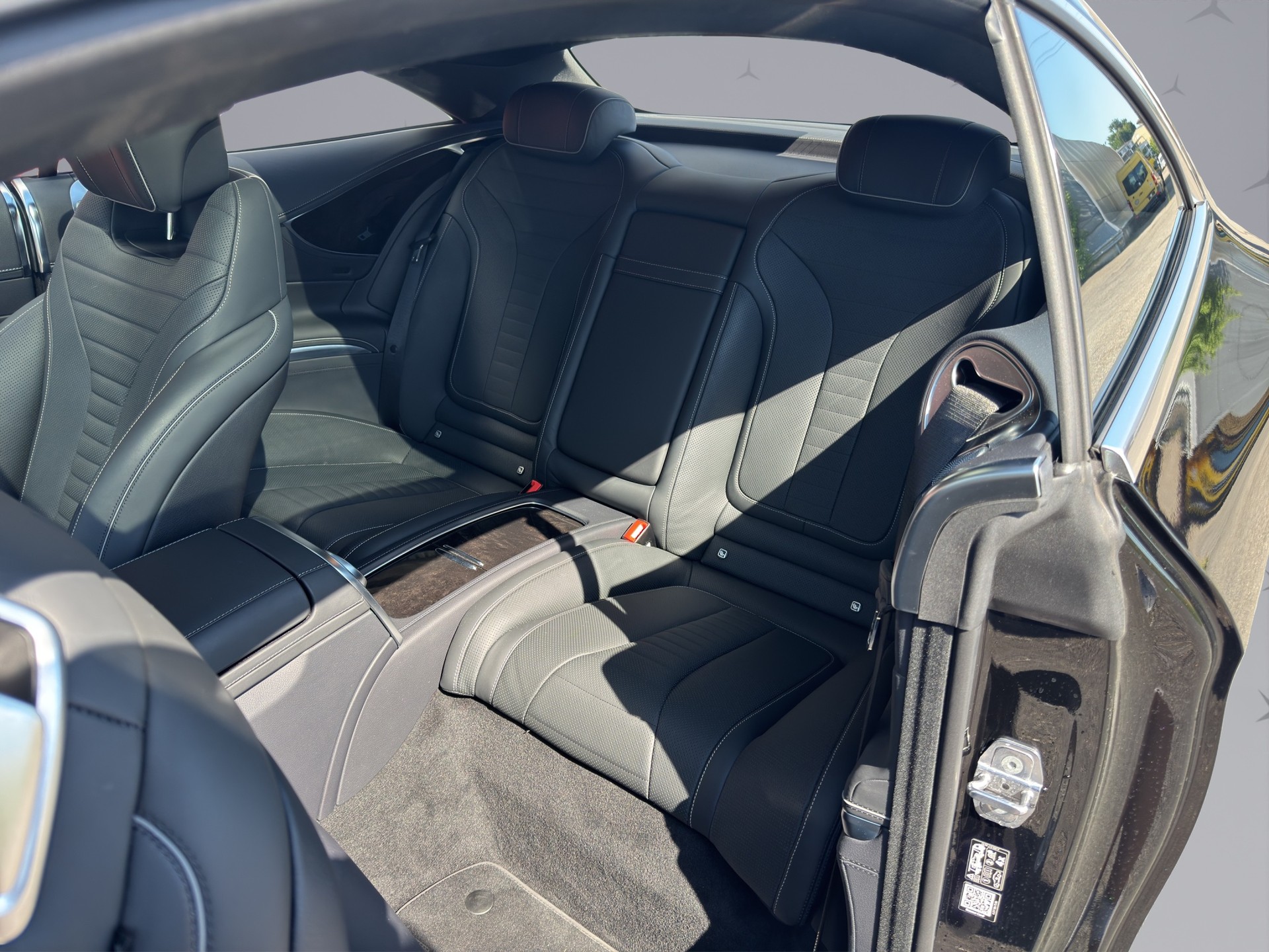 MERCEDES-BENZ S 560 V8 AMG Line 4MATIC Coupé-image-12